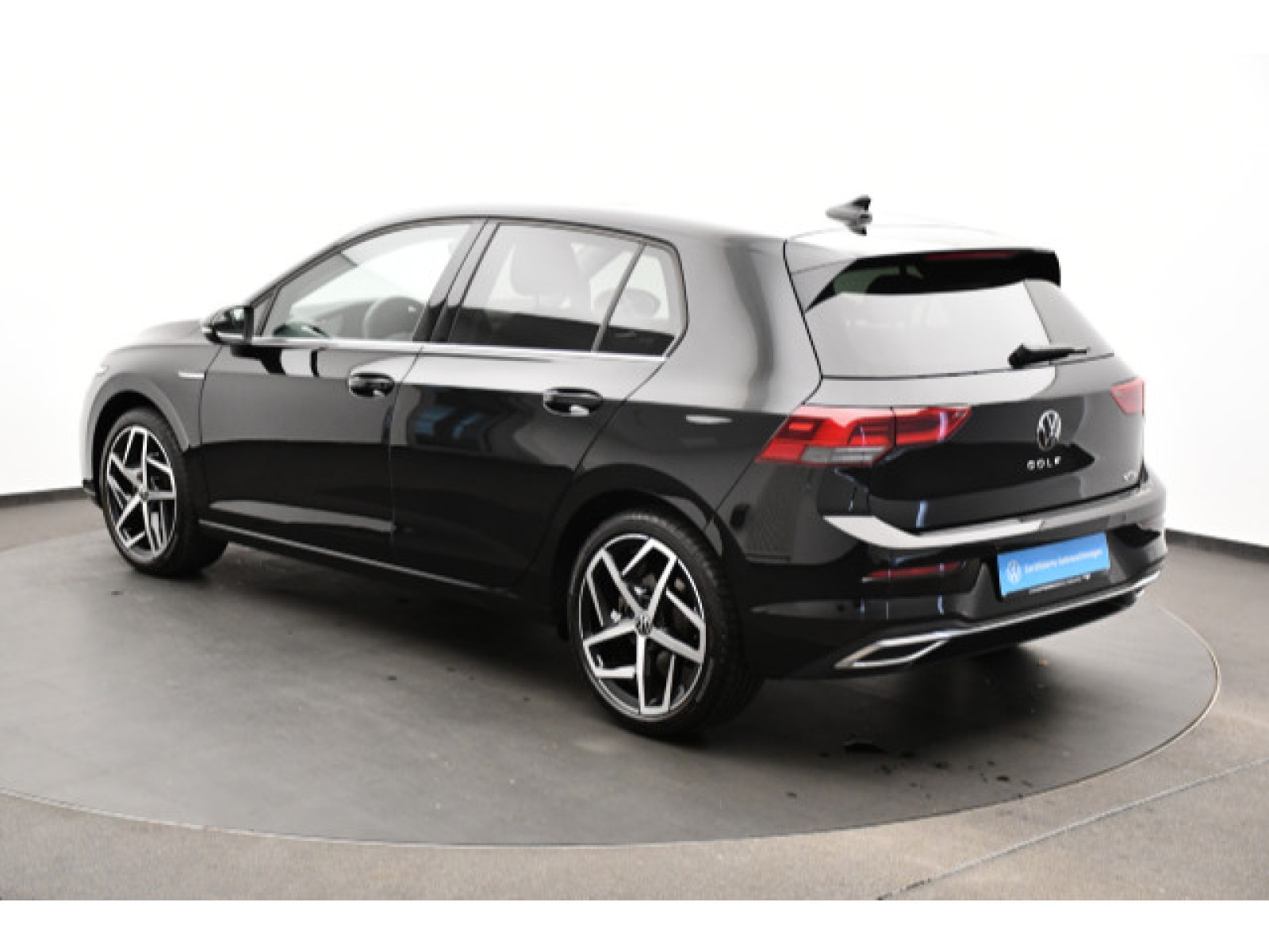 Volkswagen - Golf_15