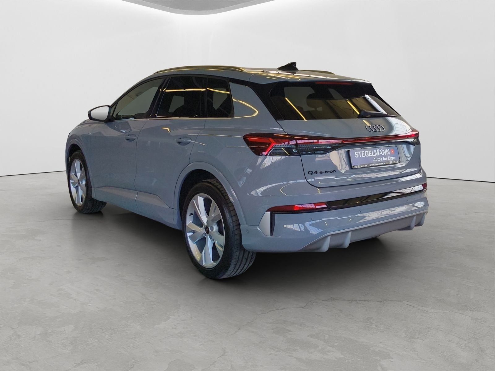 Audi - Q4 e-tron_5