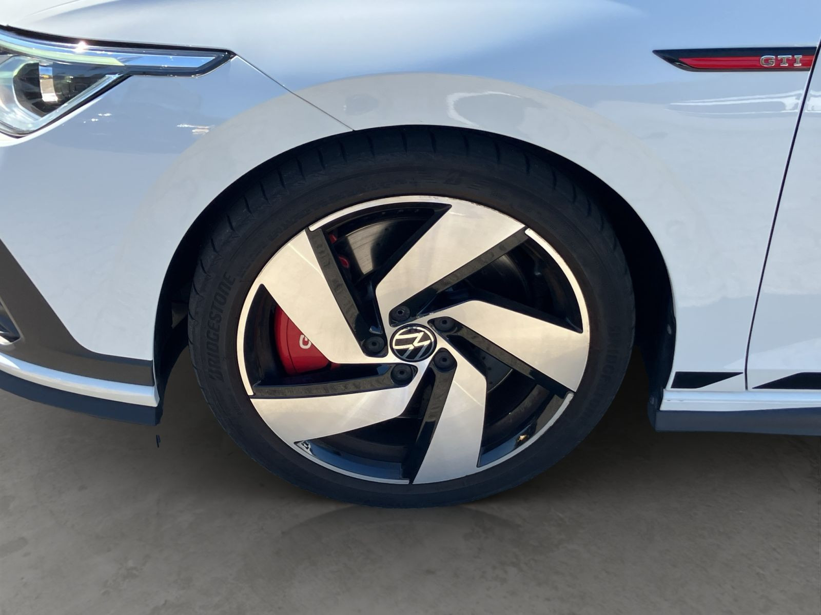 Volkswagen - Golf GTI_18