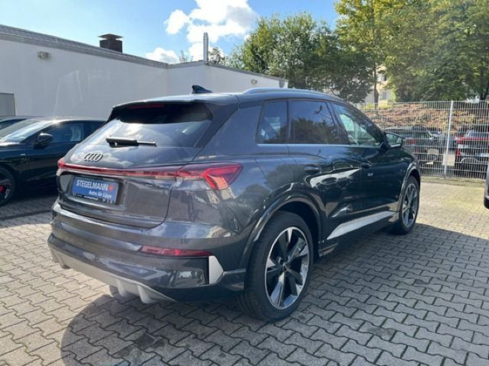 Audi - Q4 e-tron_7