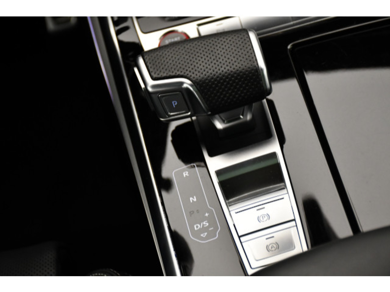 Audi - SQ8_6