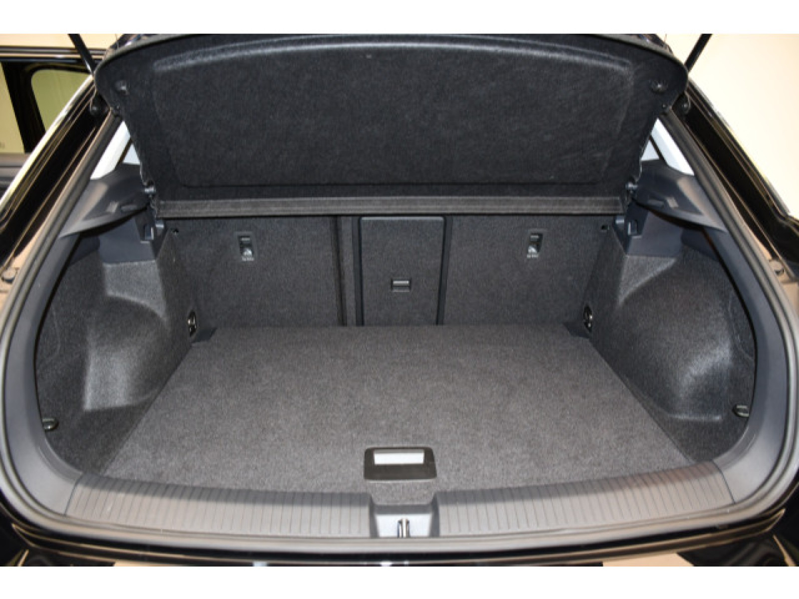 Volkswagen - T-Roc_11