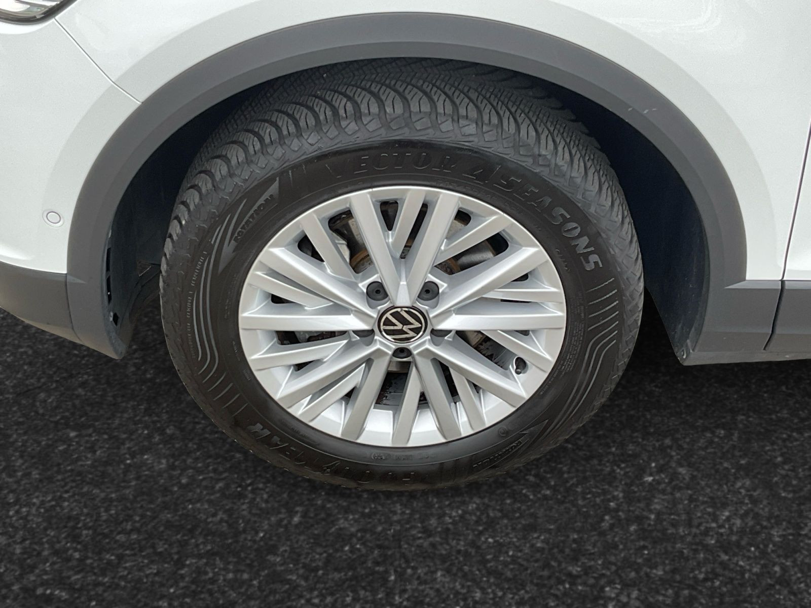 Volkswagen - T-Roc_14
