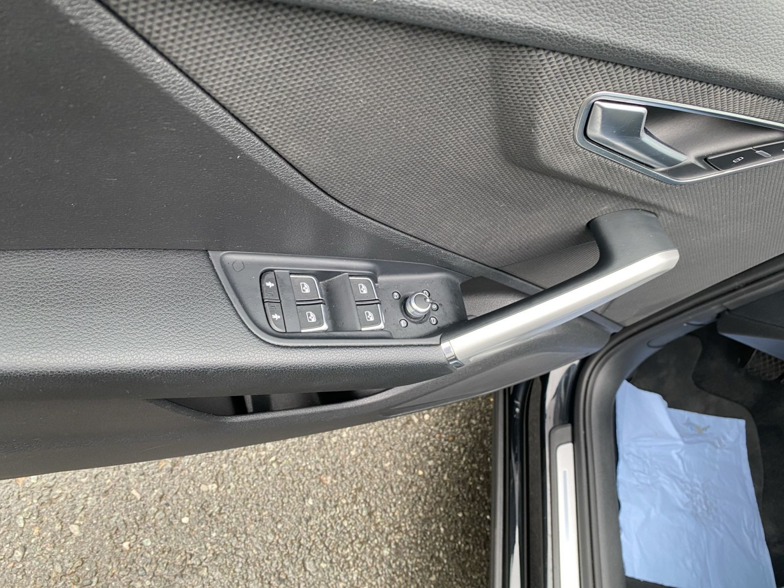 Audi - Q2_14