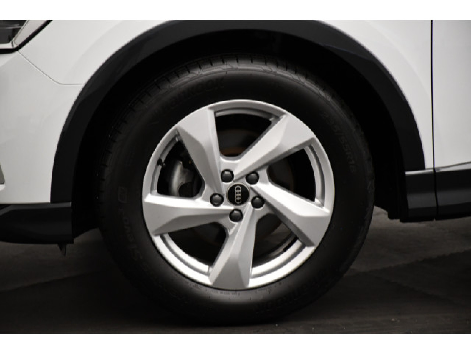 Audi - Q3_15