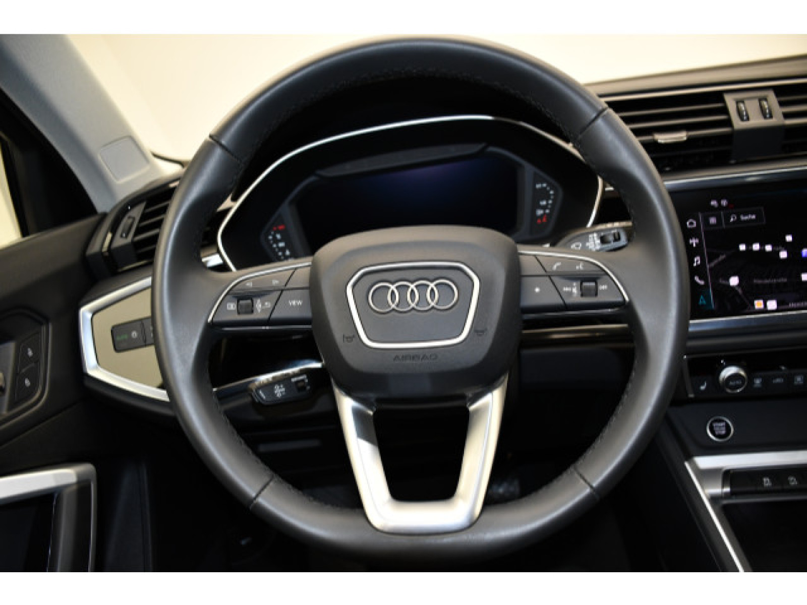 Audi - Q3_7