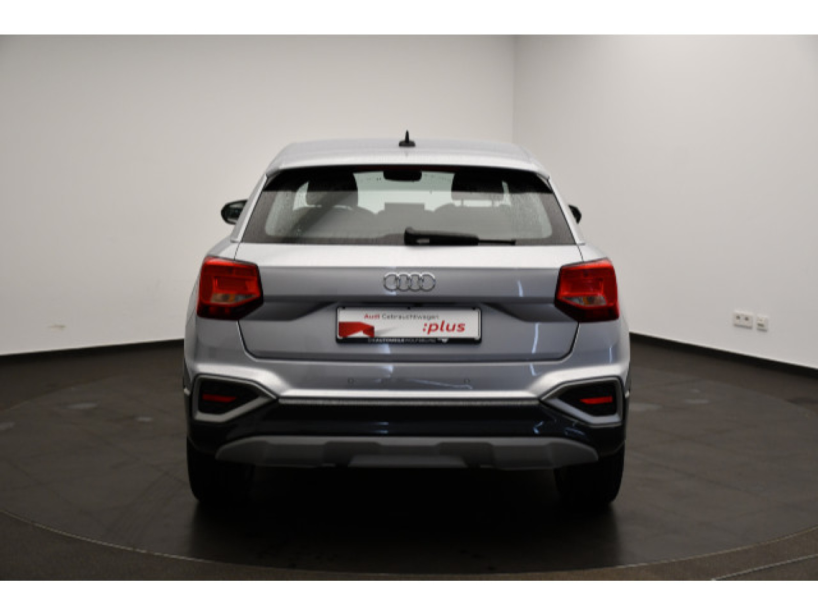 Audi - Q2_22