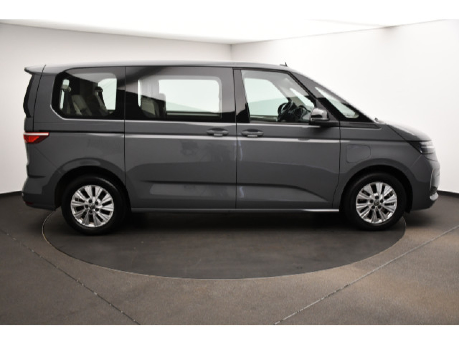 Volkswagen - T7 Multivan_18