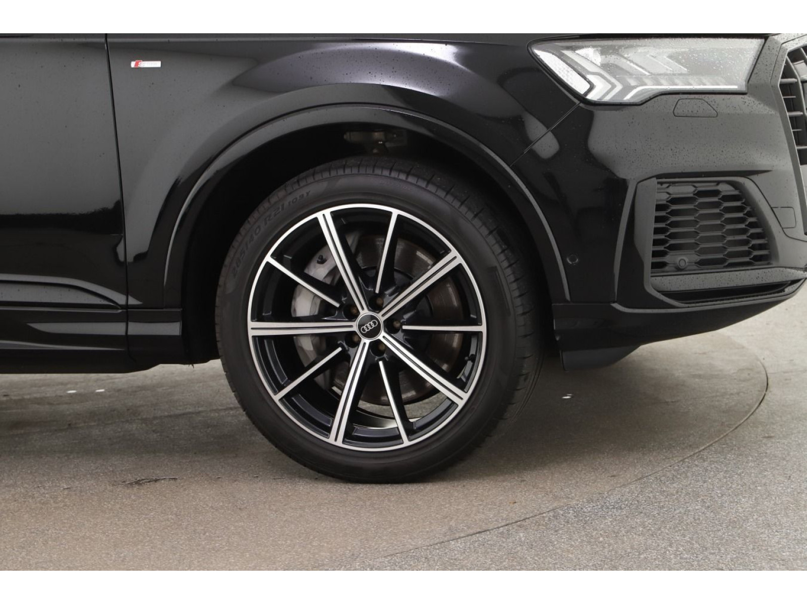 Audi - Q7_4