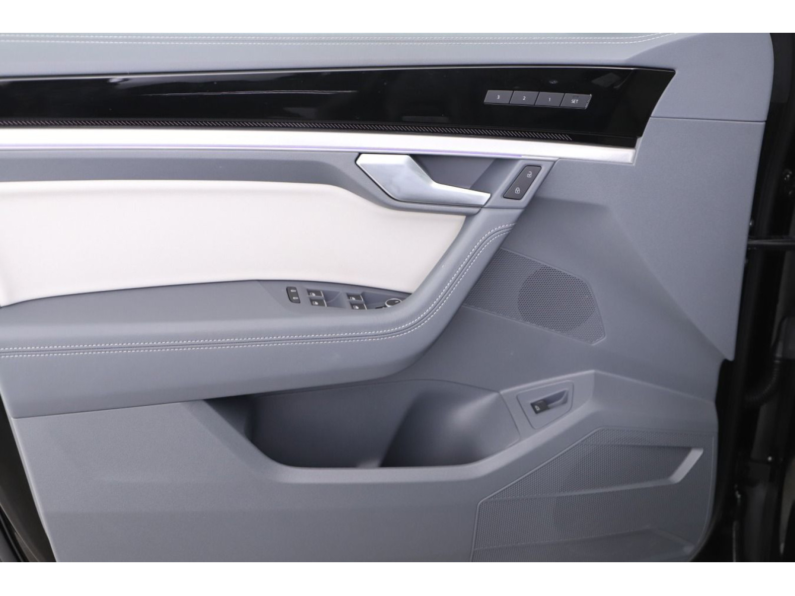 Volkswagen - Touareg_13