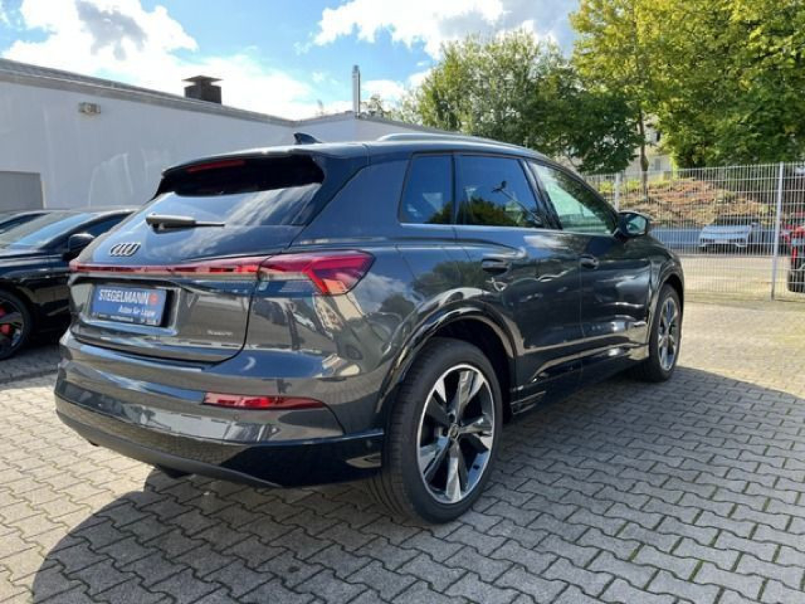 Audi - Q4 e-tron_7