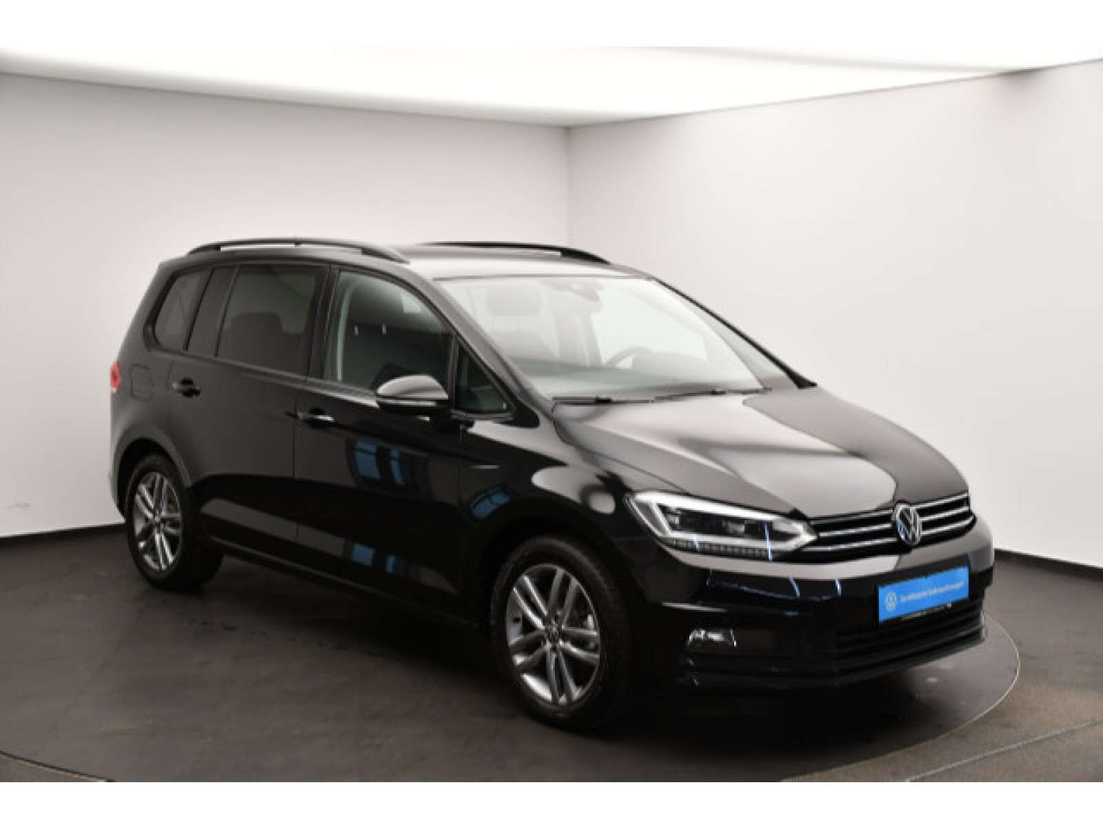 Volkswagen - Touran_14