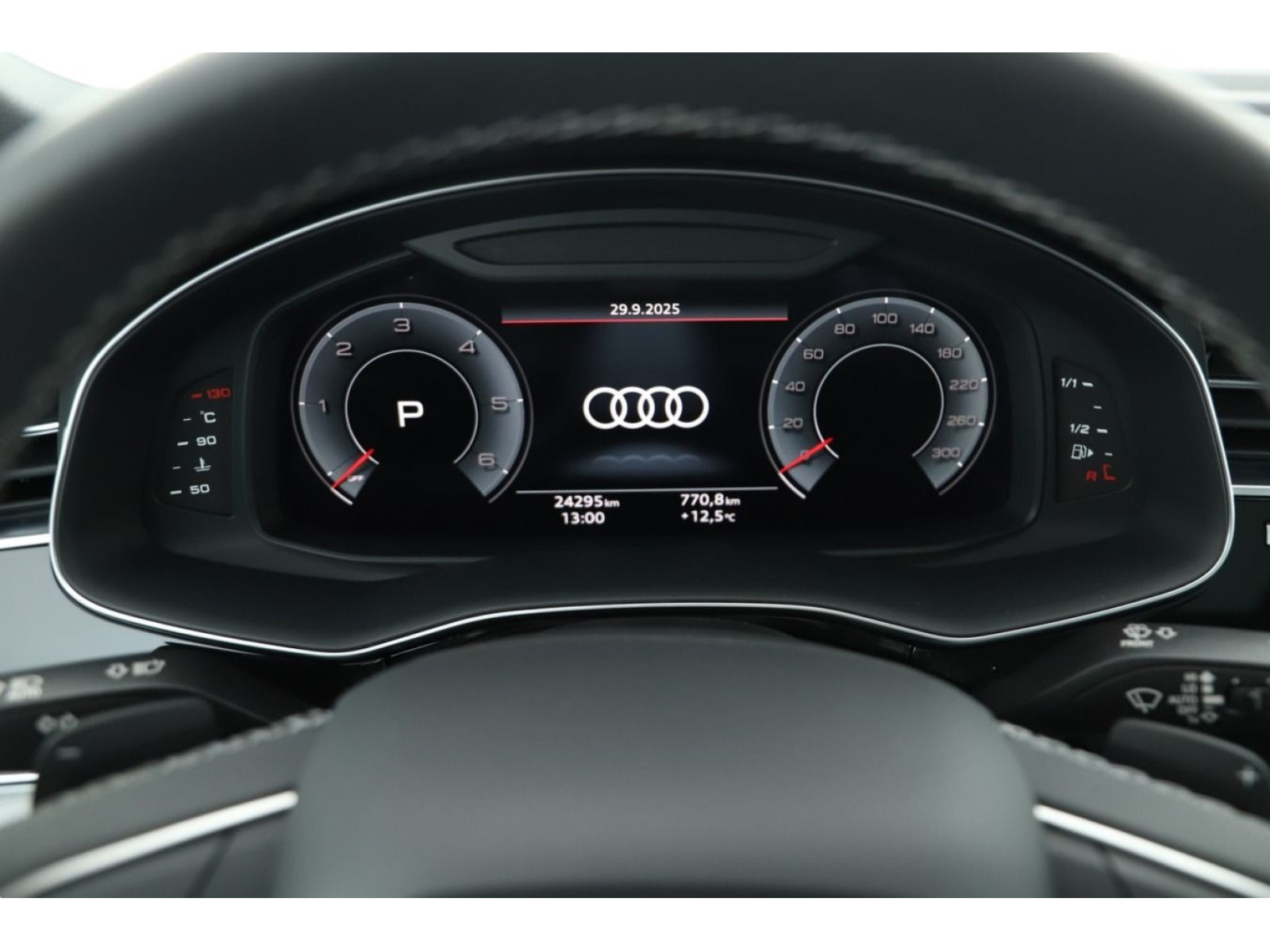 Audi - Q7_12