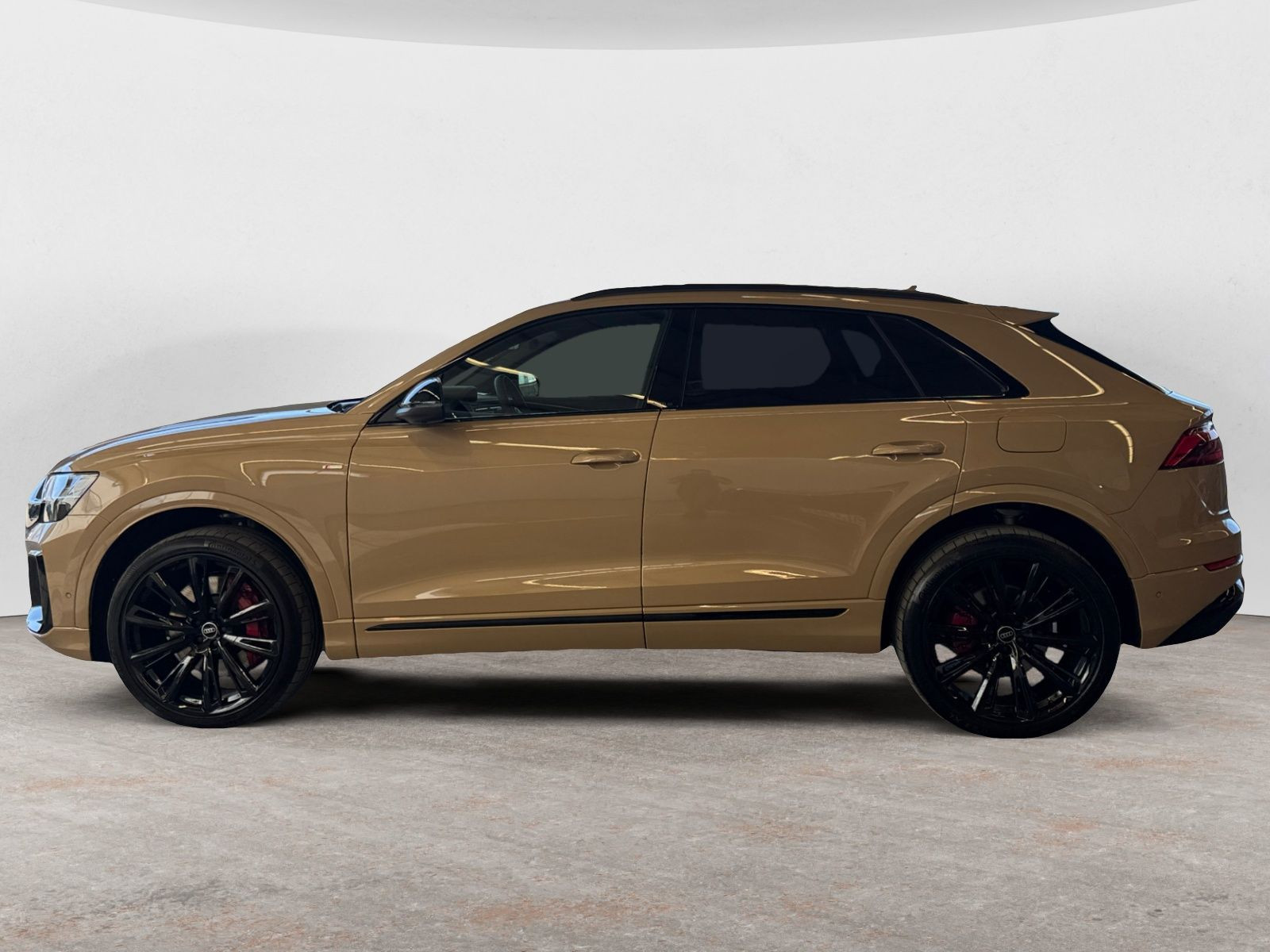 Audi - Q8_3