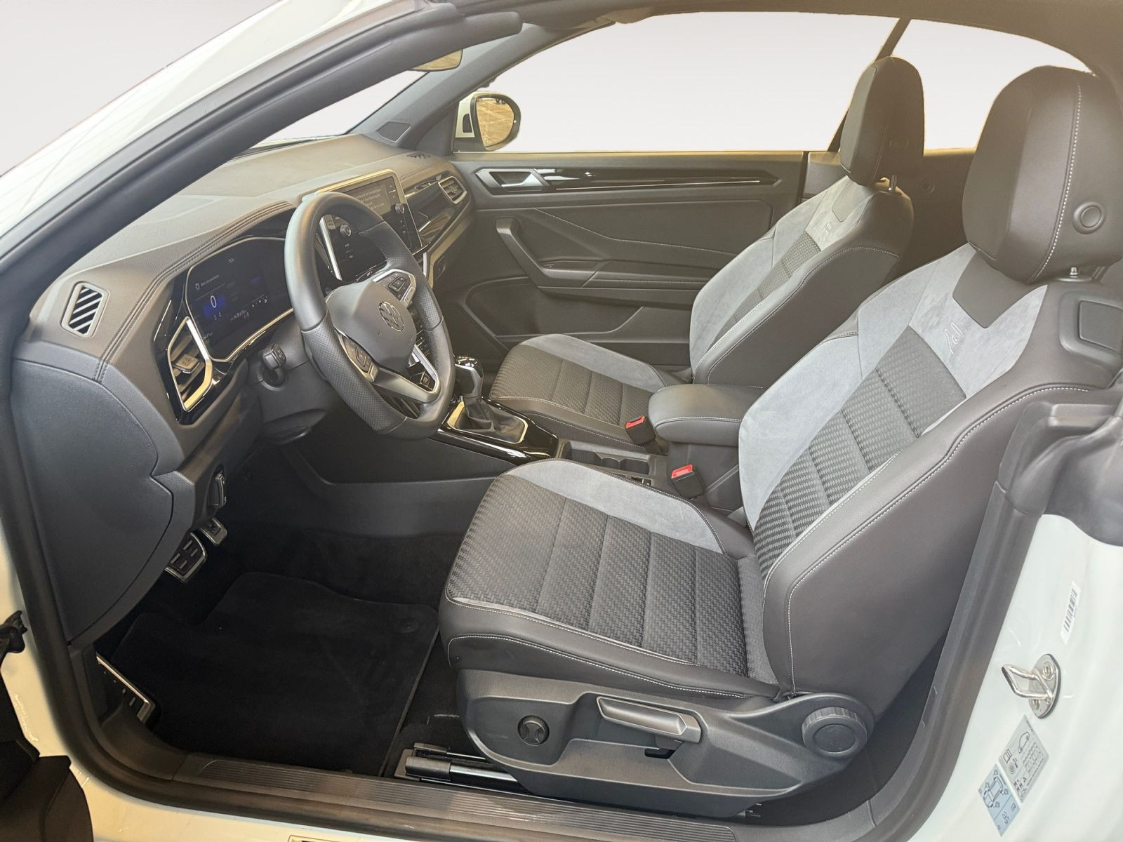 Volkswagen - T-Roc Cabriolet_10