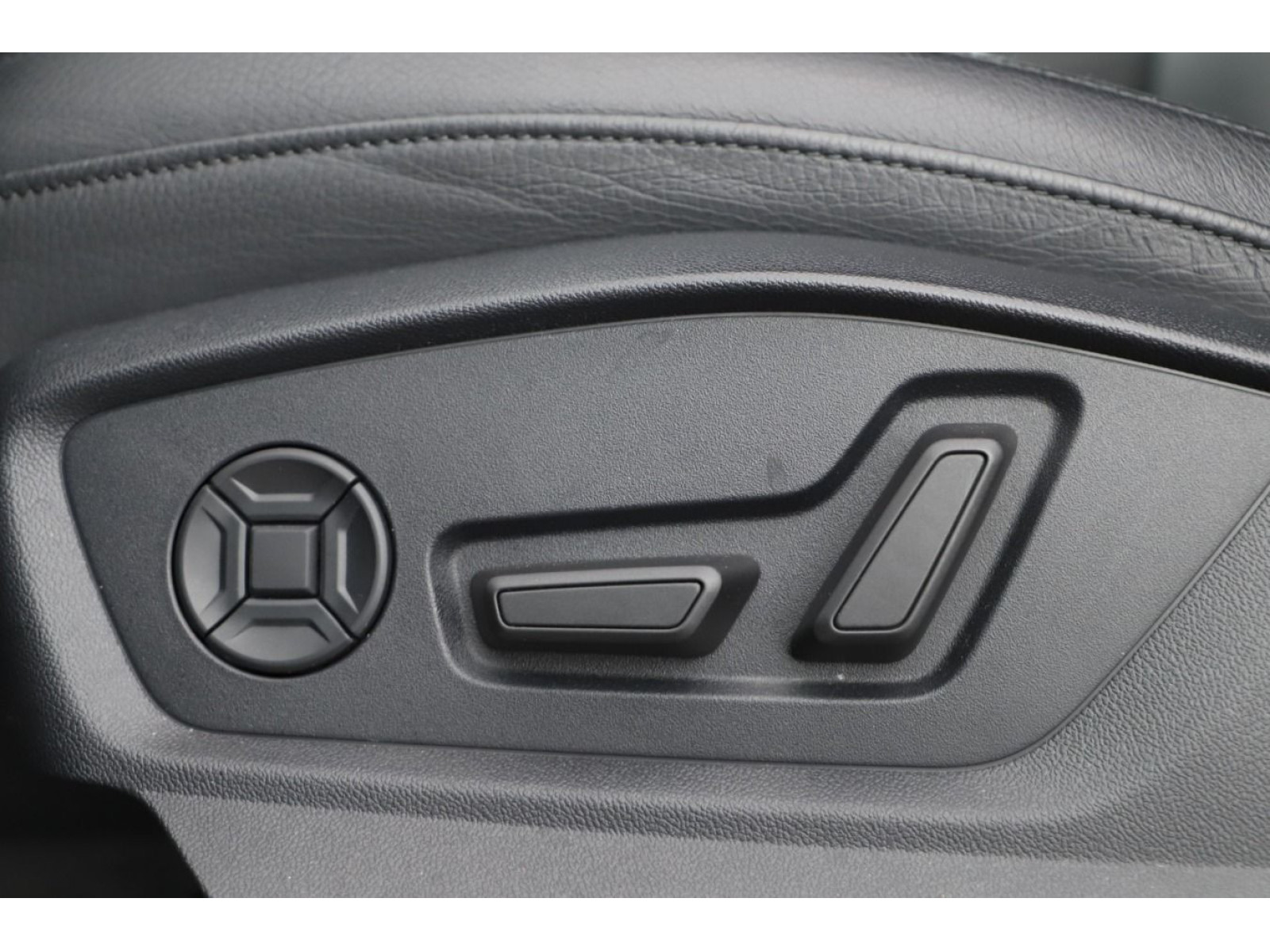 Audi - Q7_9
