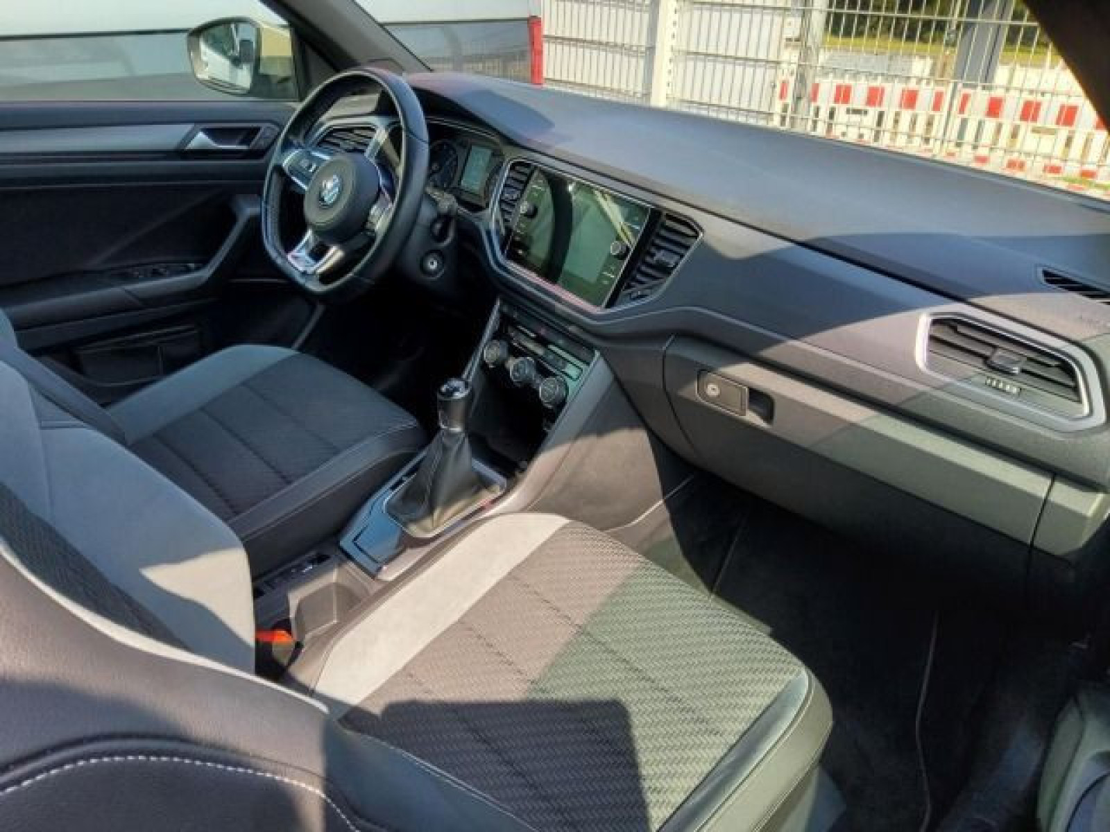 Volkswagen - T-Roc Cabriolet_3