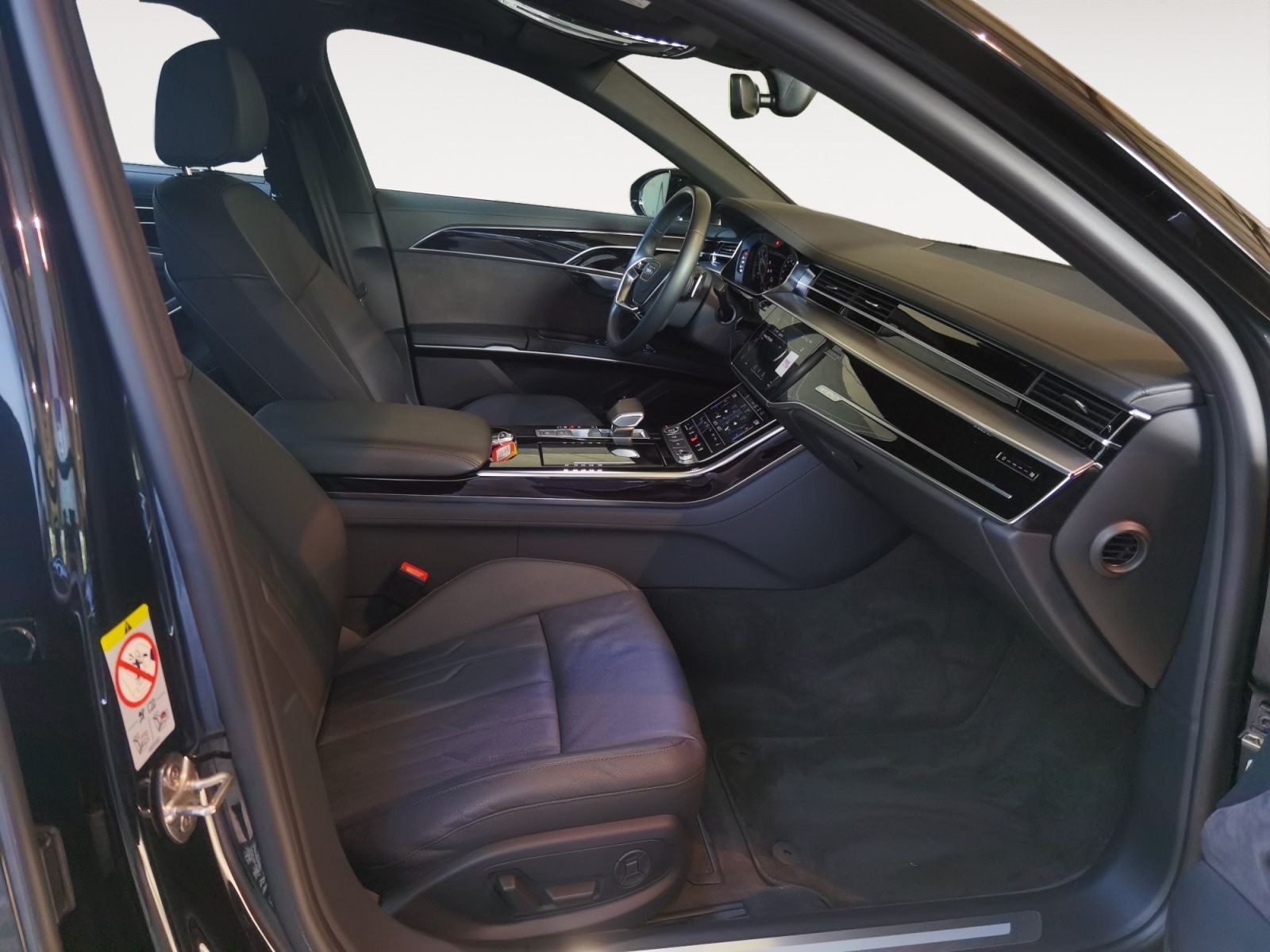 Audi - A8_16