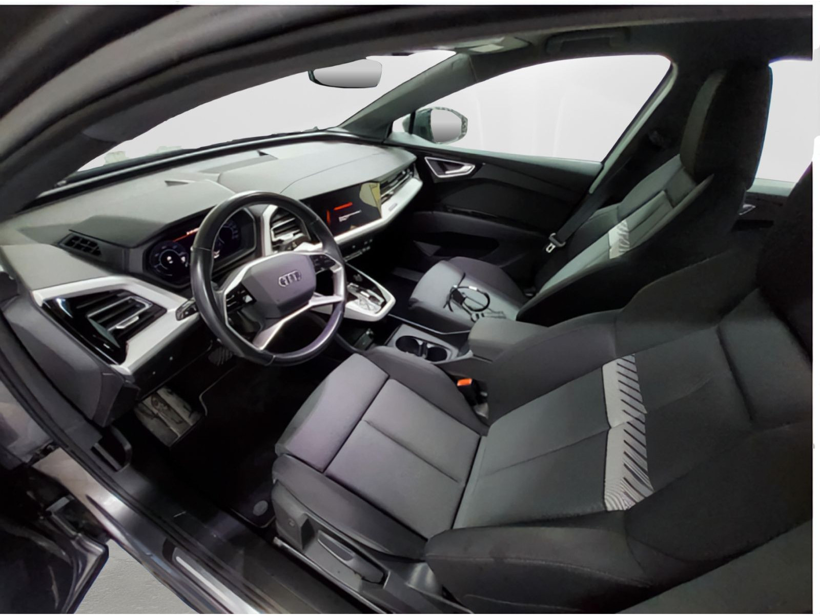 Audi - Q4 e-tron_4
