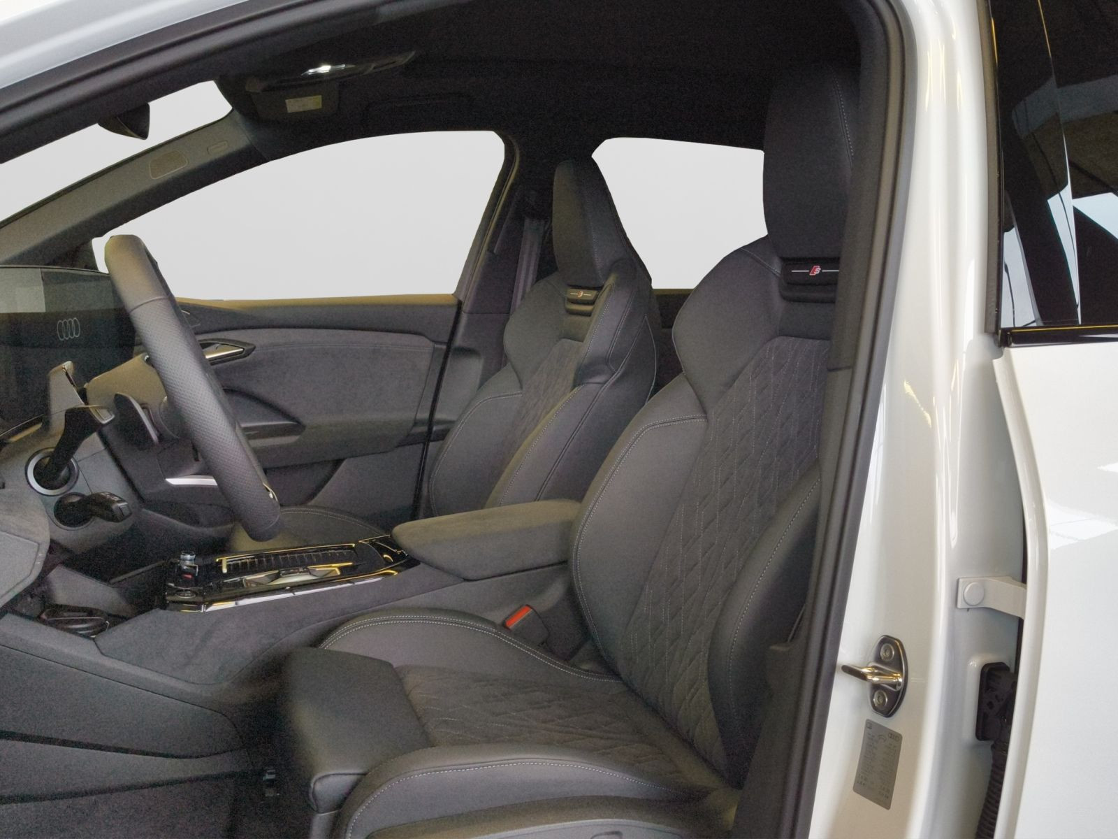 Audi - Q6 e-tron_10
