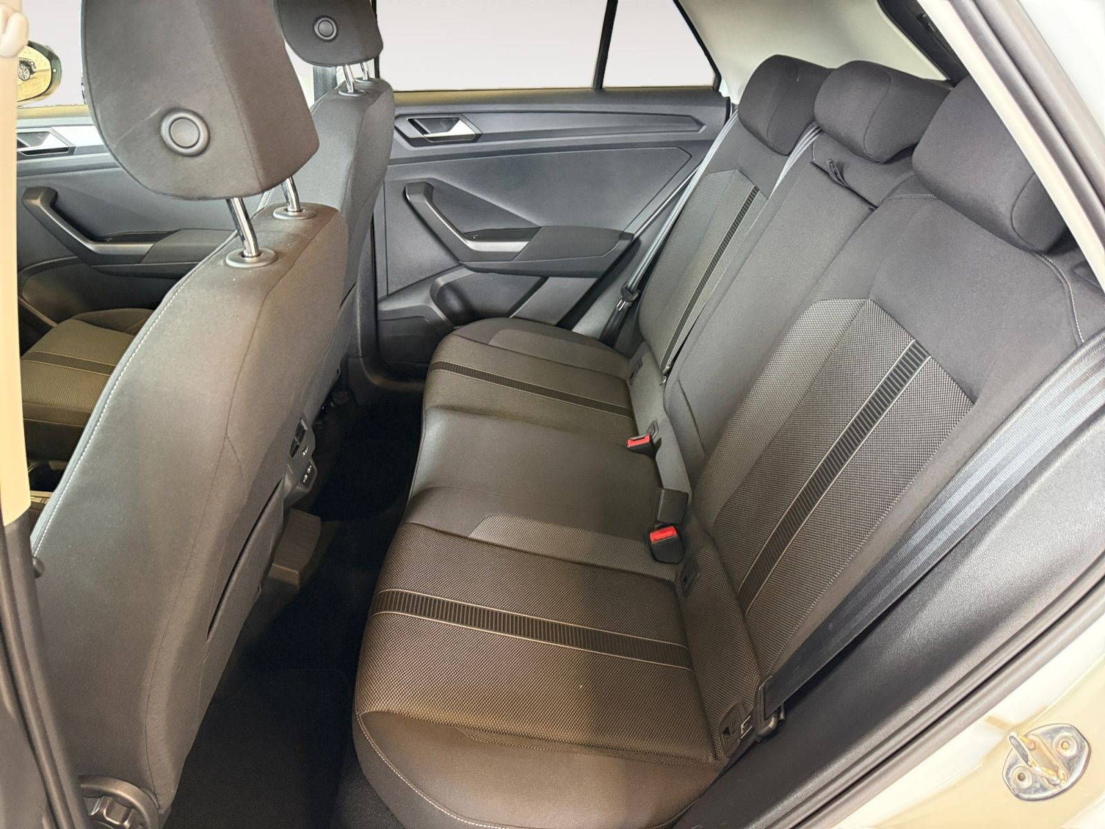 Volkswagen - T-Roc_14