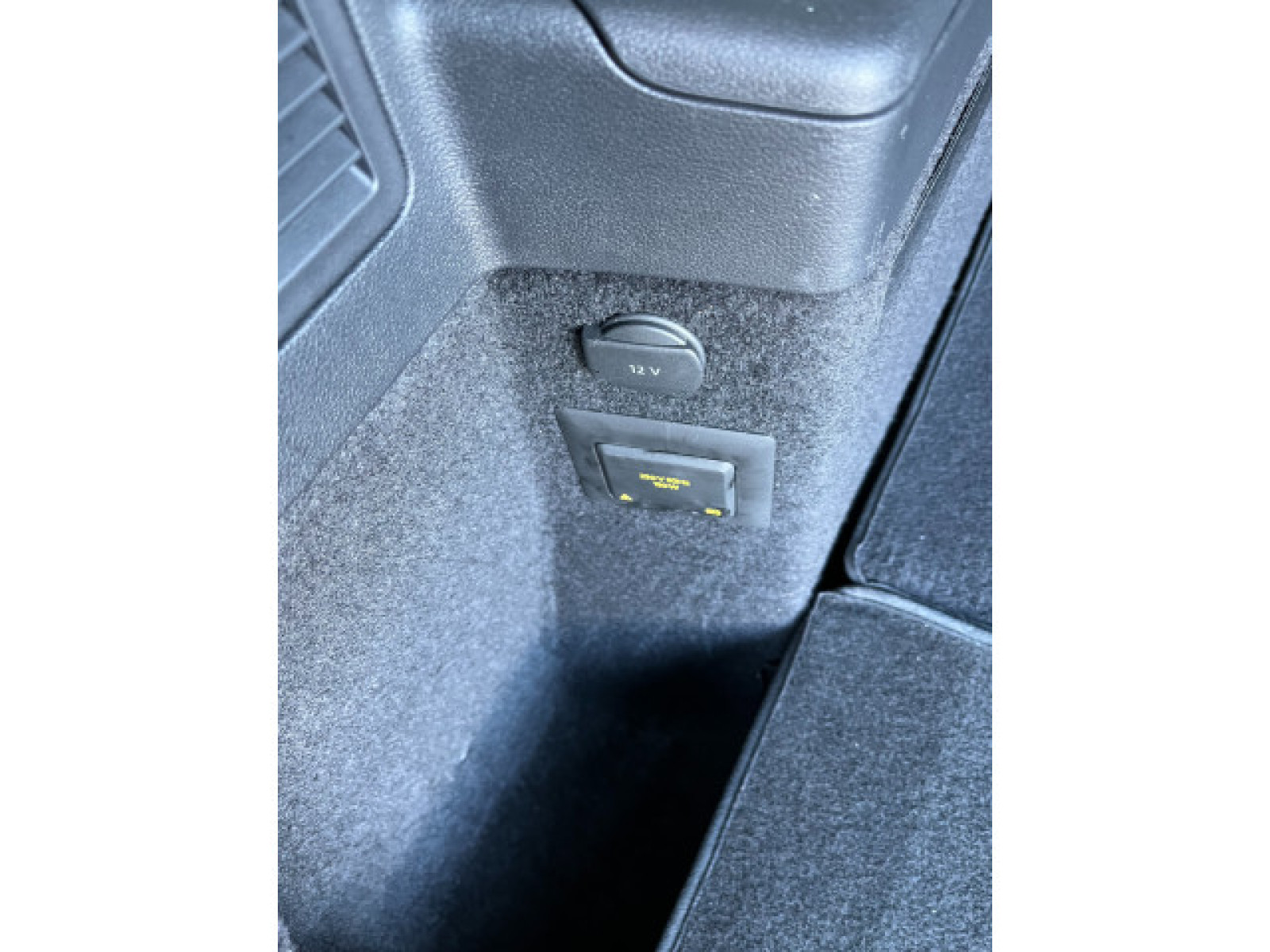 Volkswagen - Touran_26