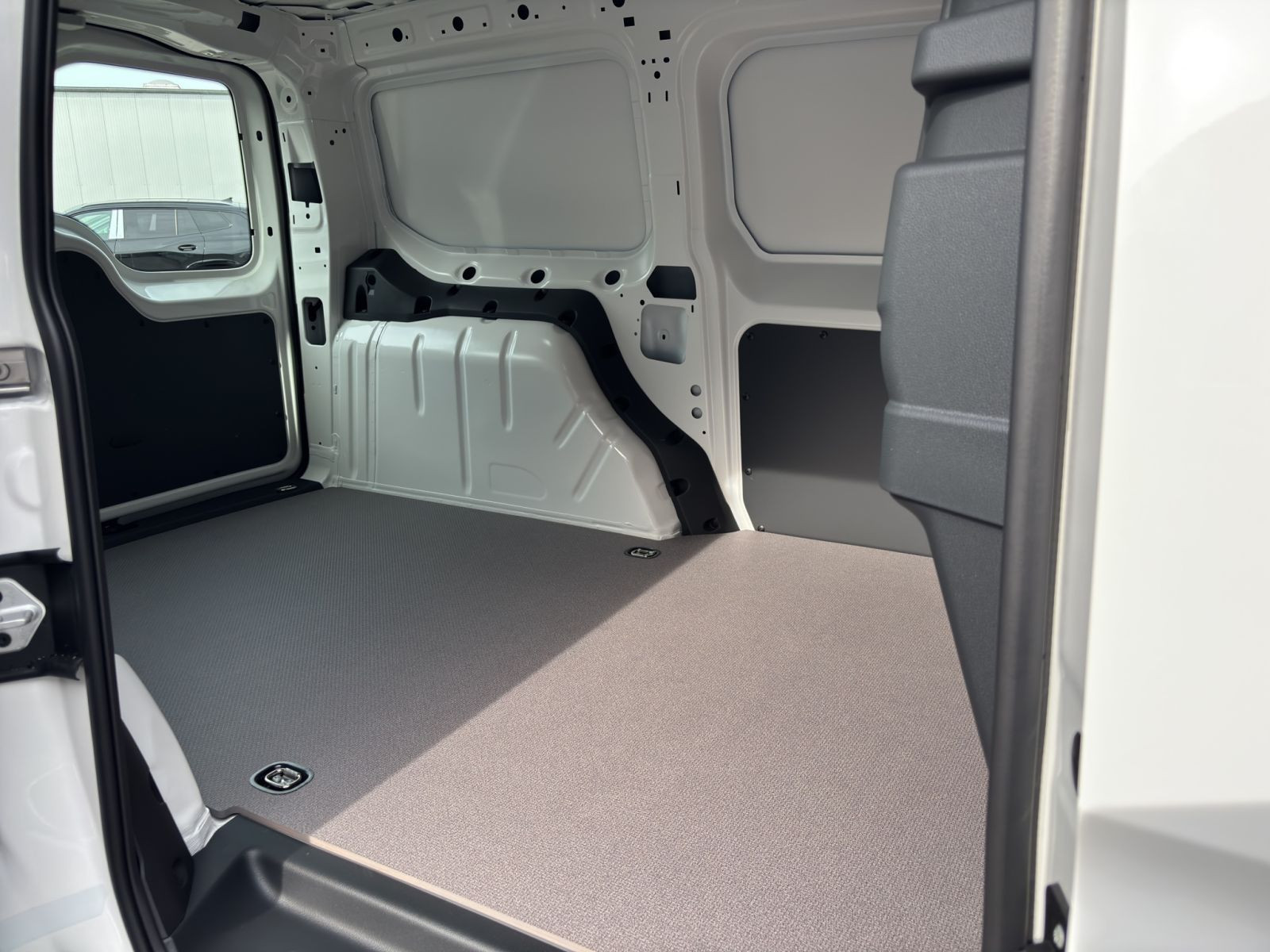 Volkswagen - Caddy Maxi_17