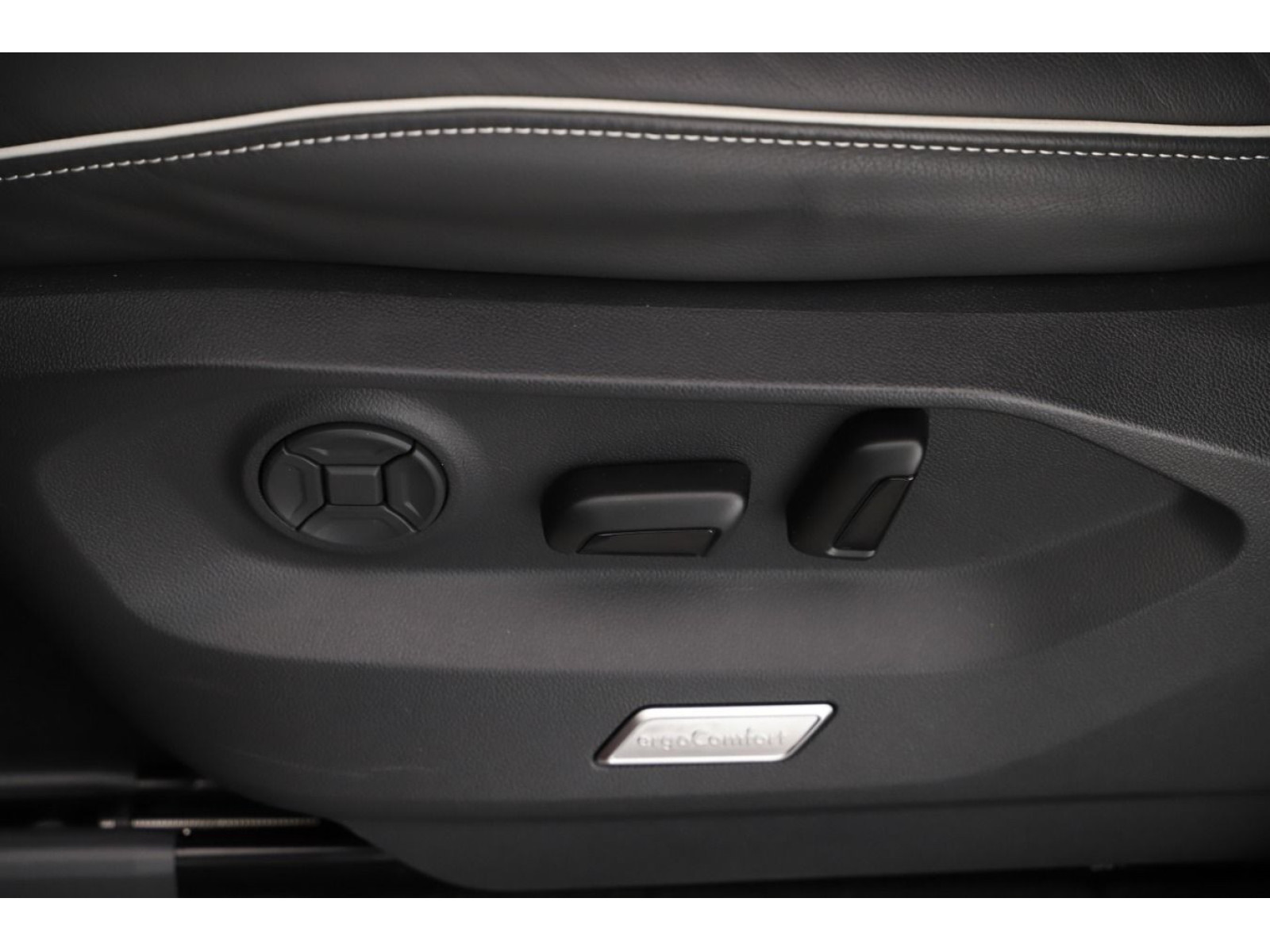 Volkswagen - Touareg_8