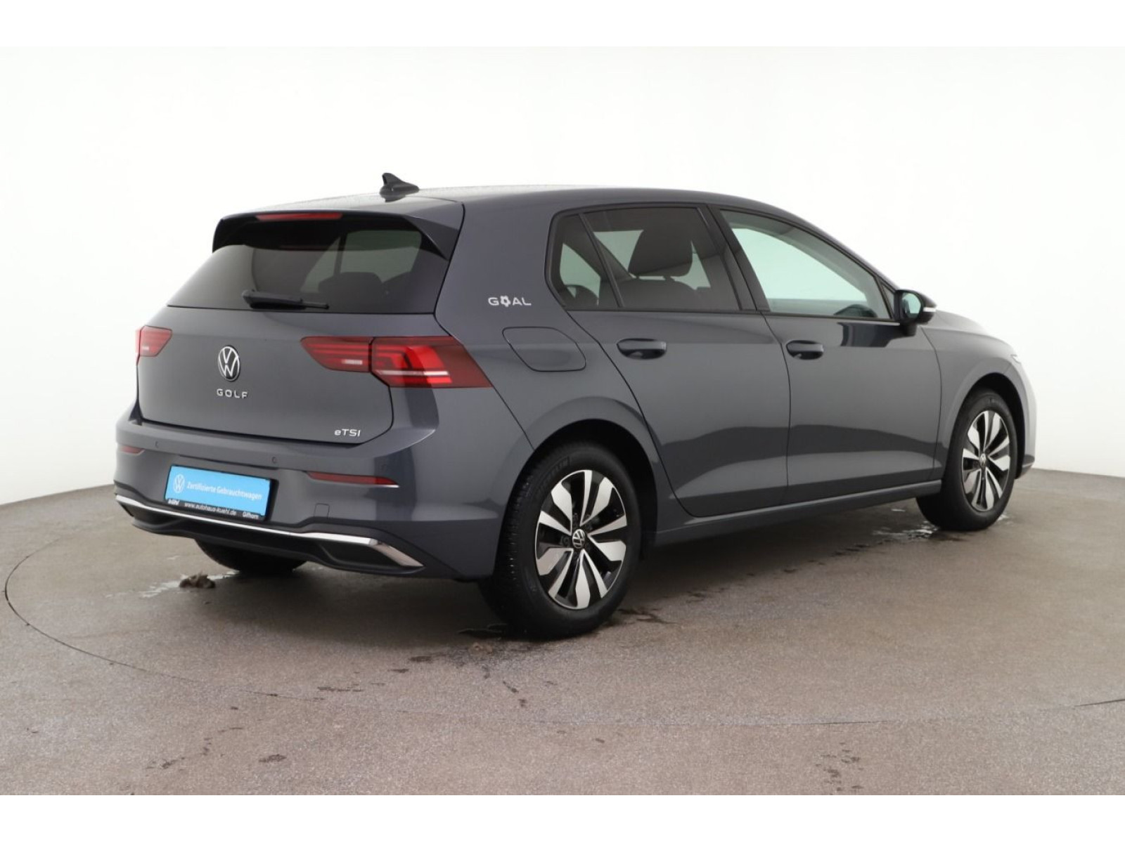 Volkswagen - Golf_2