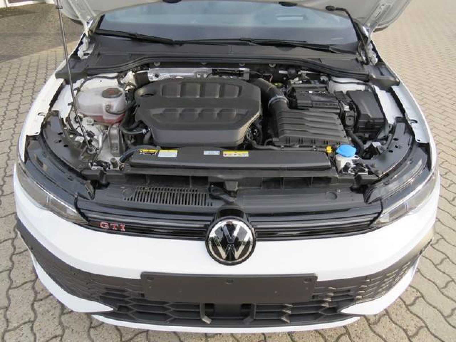 Volkswagen - Golf GTI_17