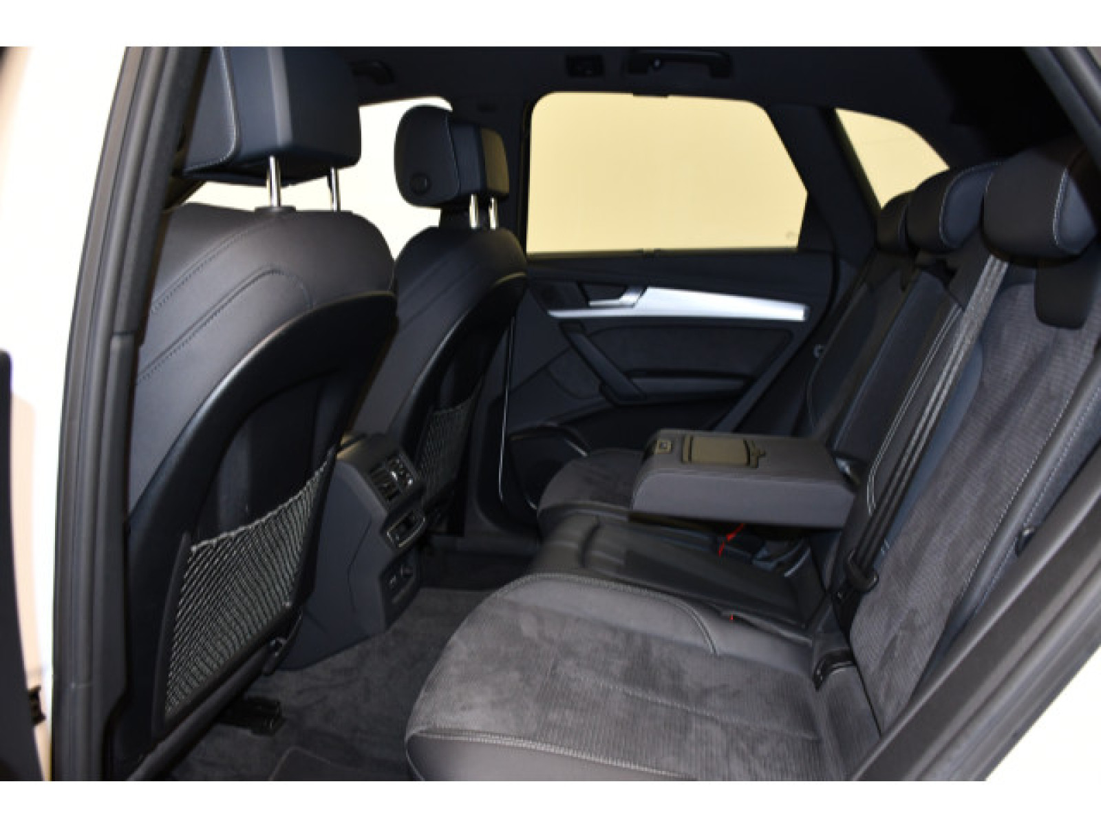 Audi - Q5_9