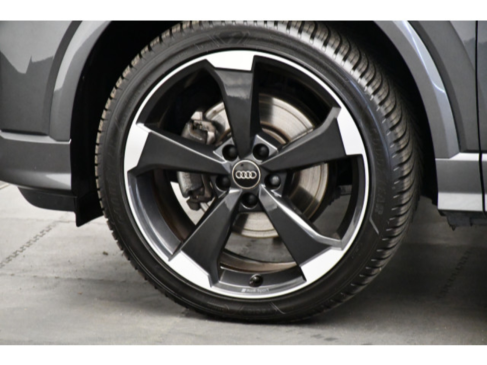 Audi - Q2_12