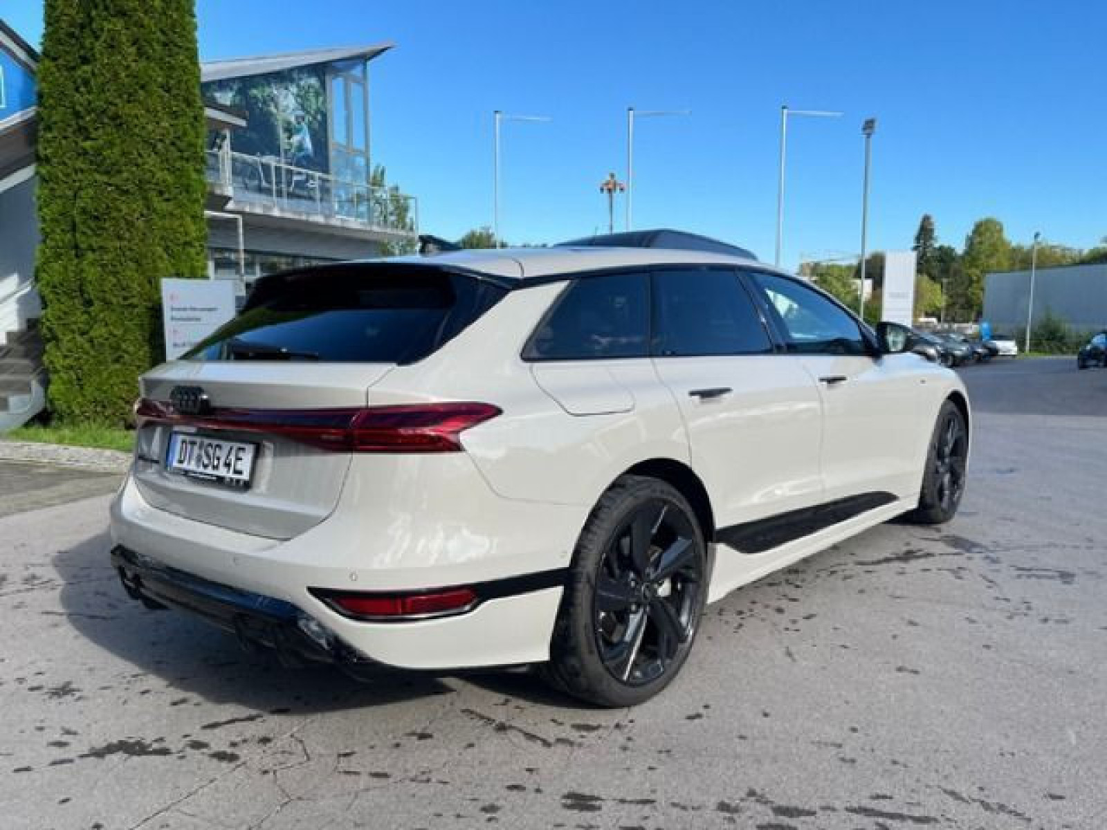 Audi - A6 Avant e-tron_6