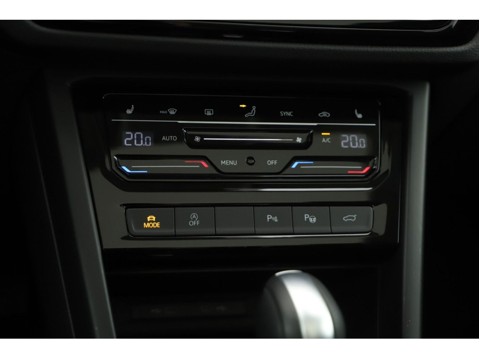 Volkswagen - Touran_10