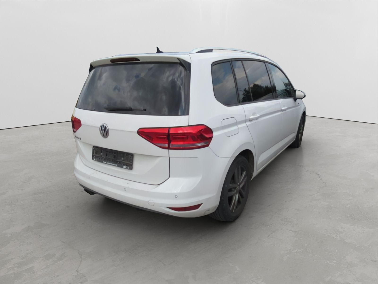 Volkswagen - Touran_3