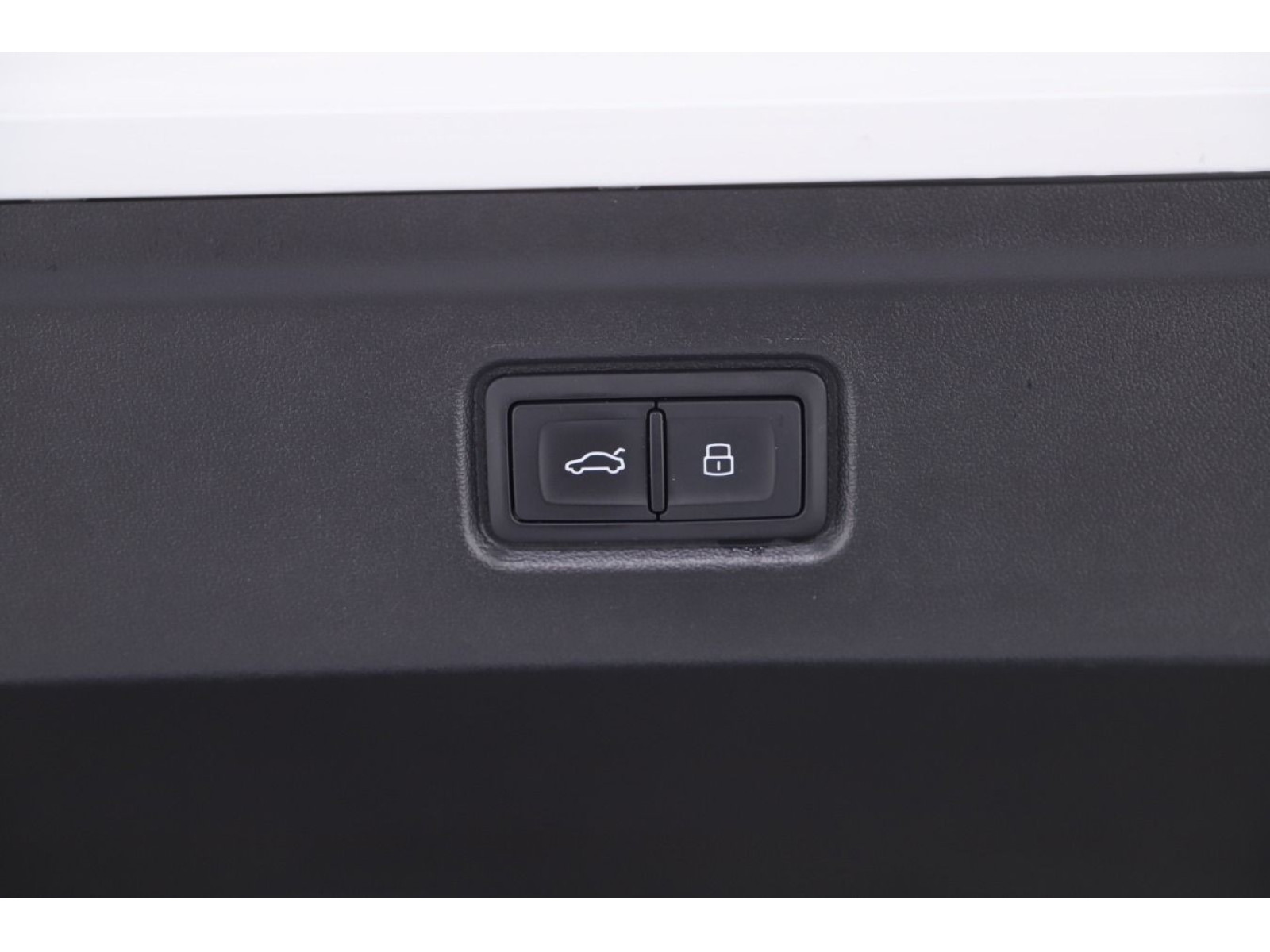 Audi - A6 Avant e-tron_17