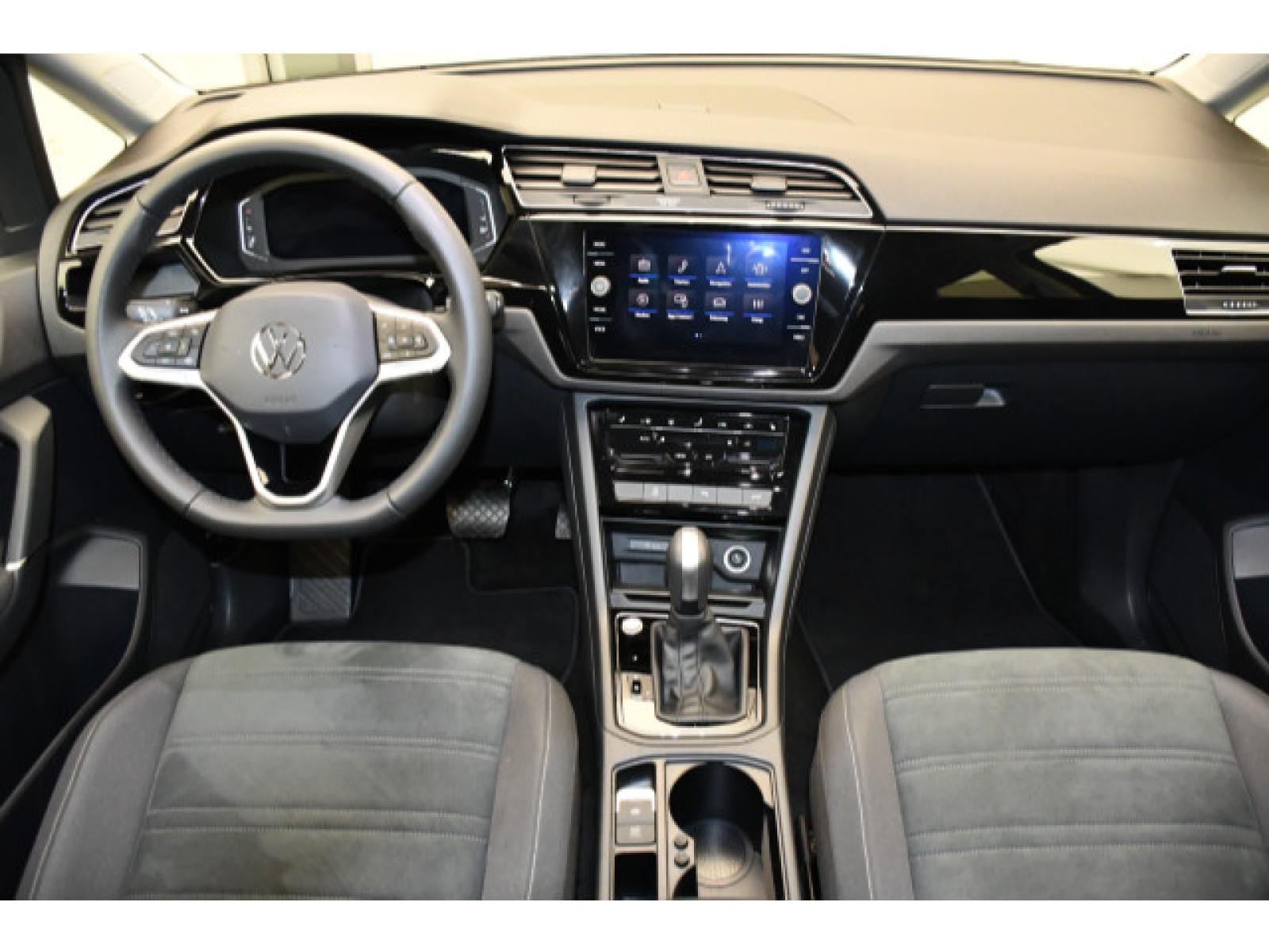 Volkswagen - Touran_4