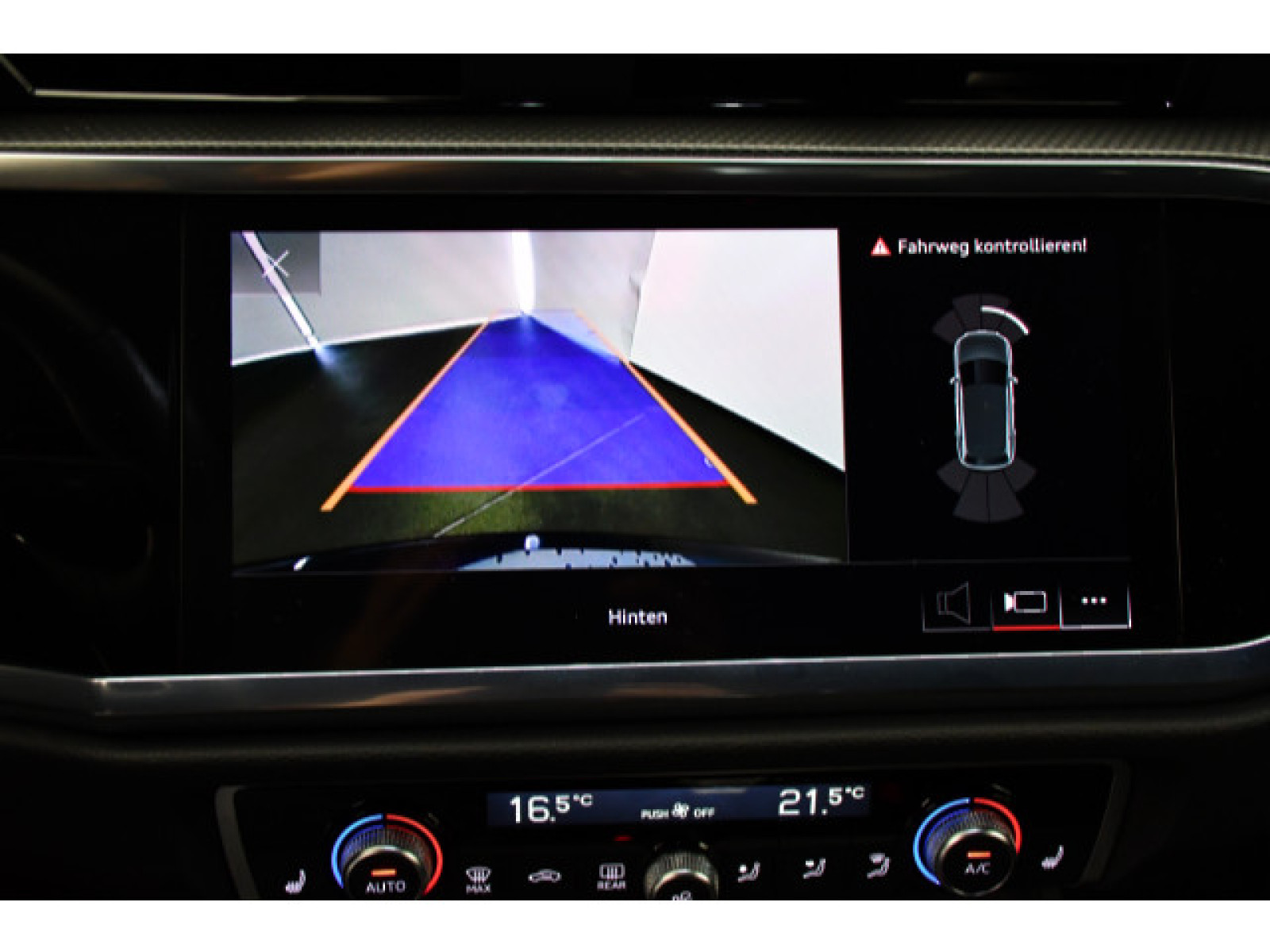 Audi - Q3_8