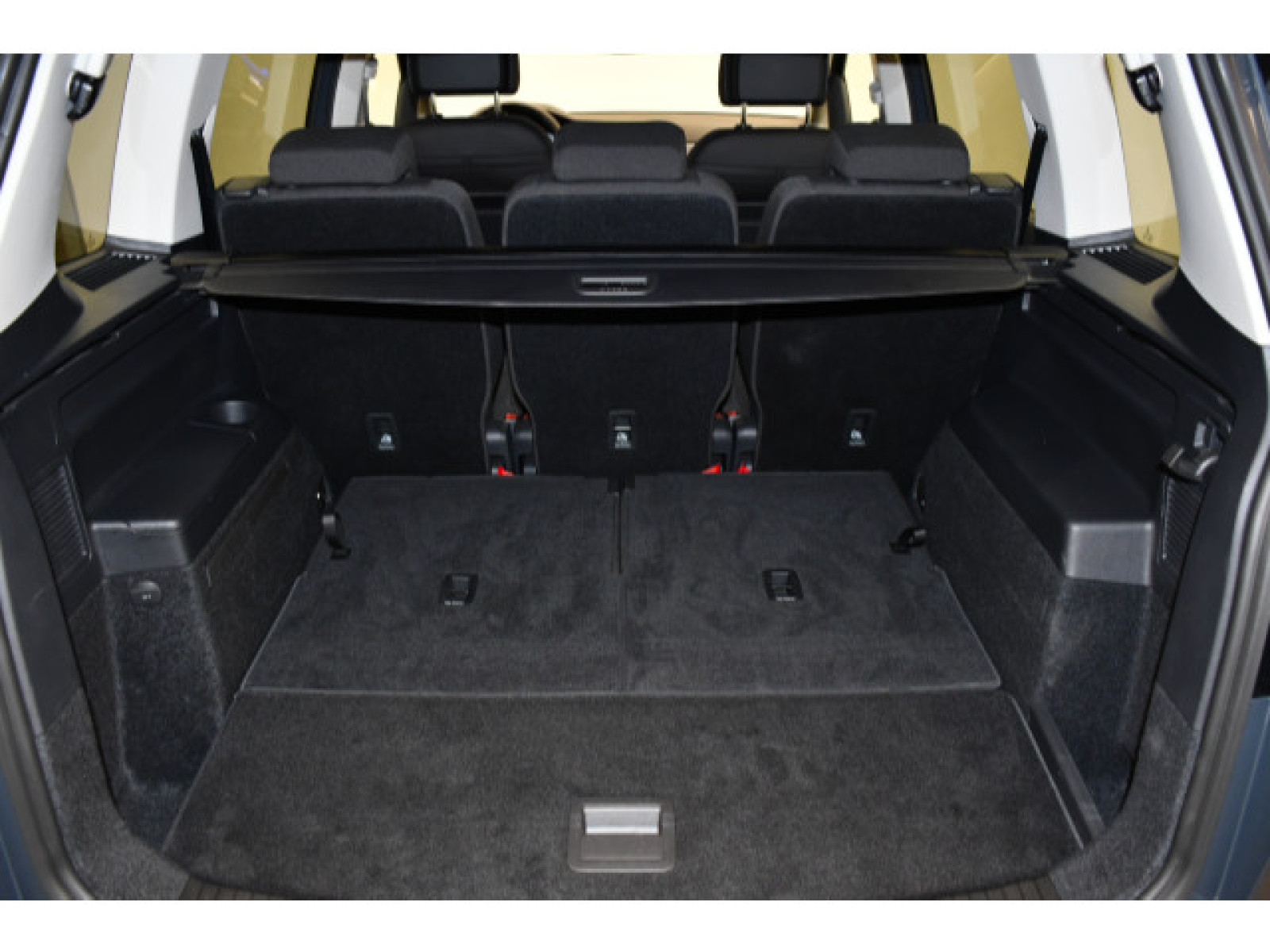 Volkswagen - Touran_12