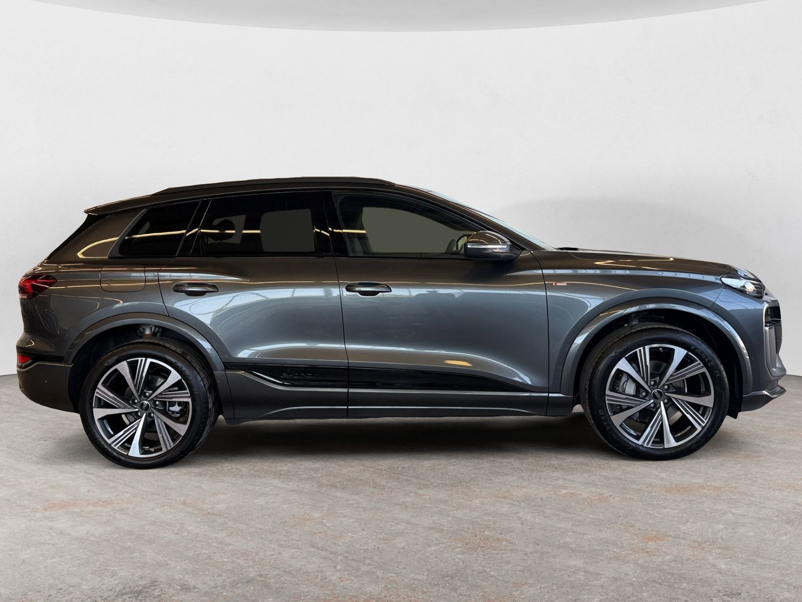 Audi - Q6 SUV e-tron_7