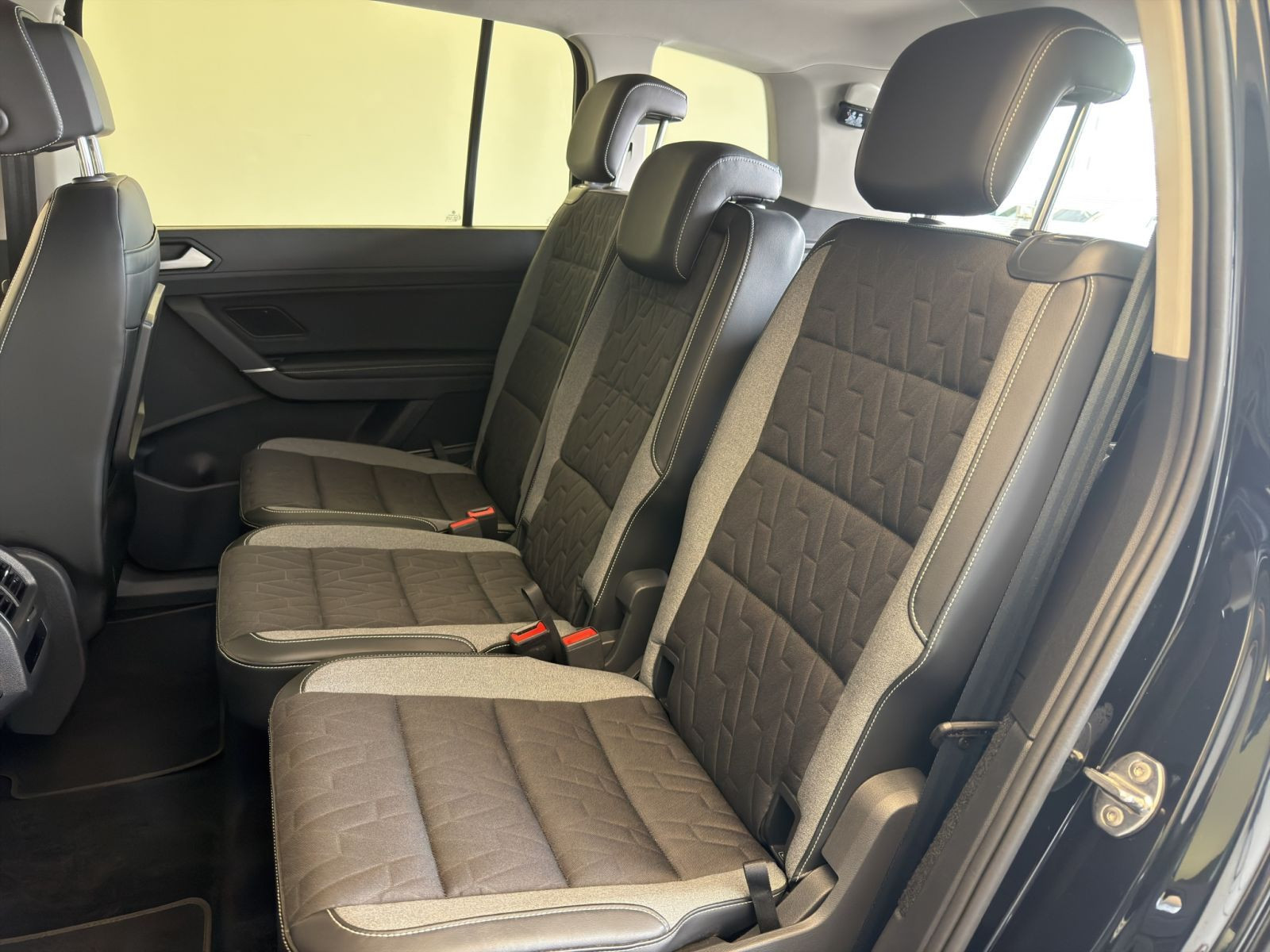Volkswagen - Touran_16