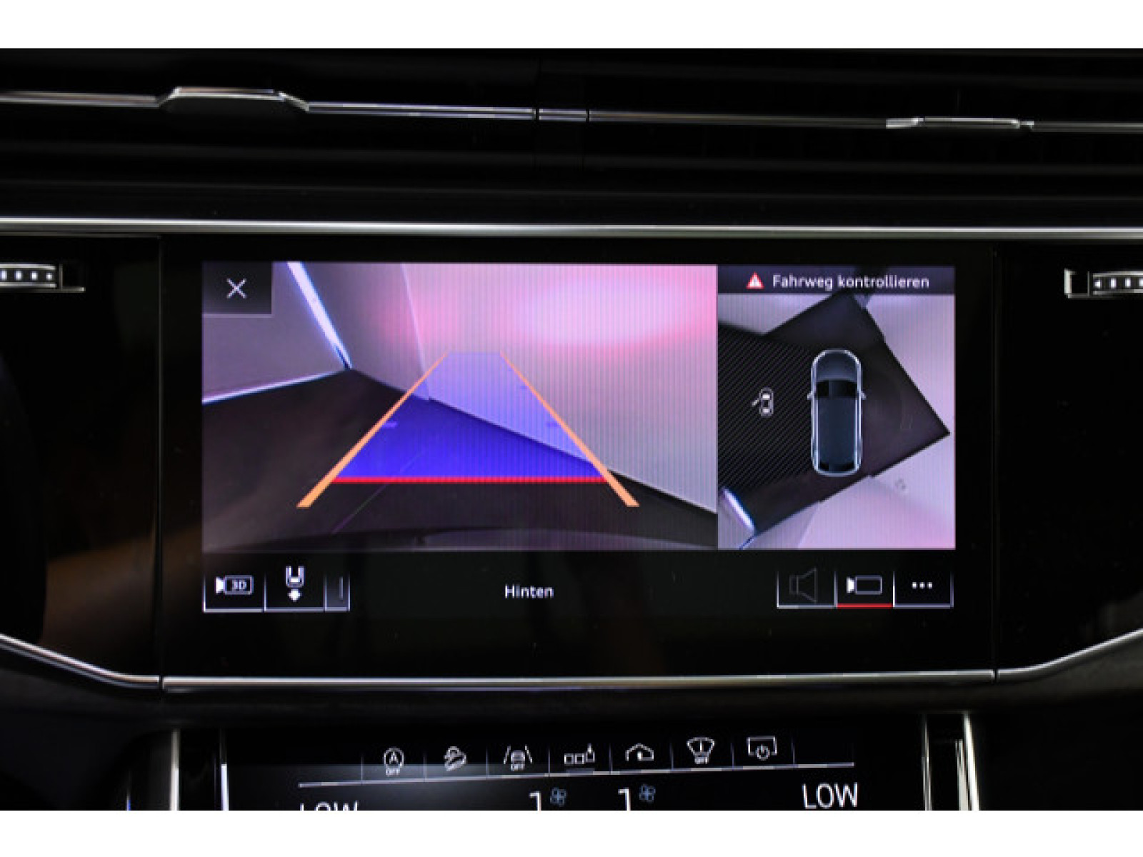 Audi - Q8_8