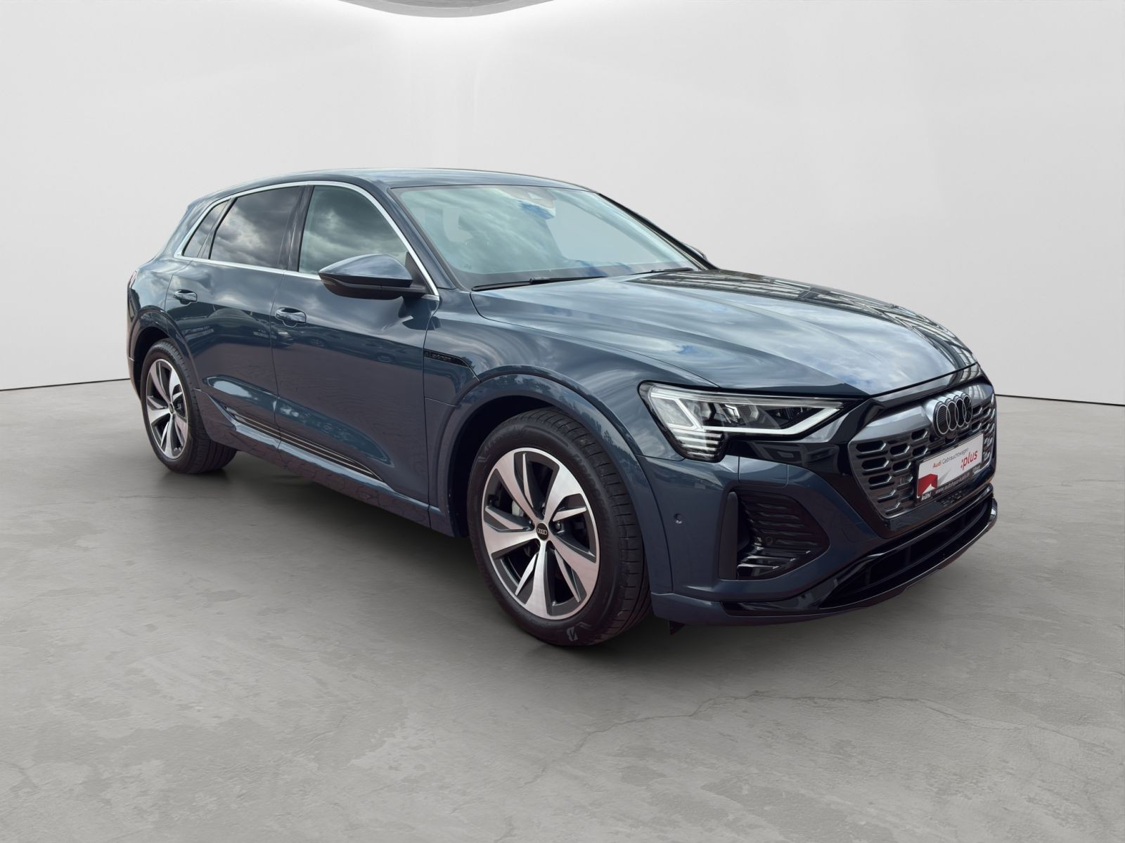 Audi - Q8 e-tron_4