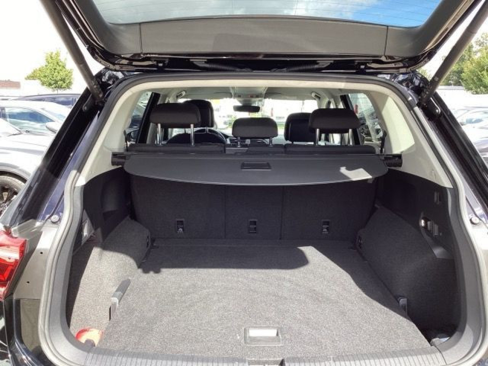 Volkswagen - Tiguan Allspace_16