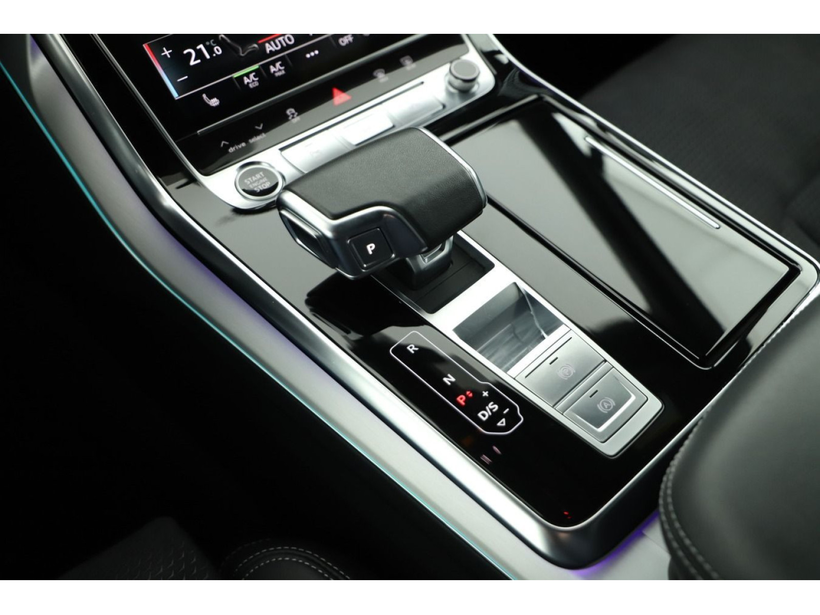 Audi - Q7_15
