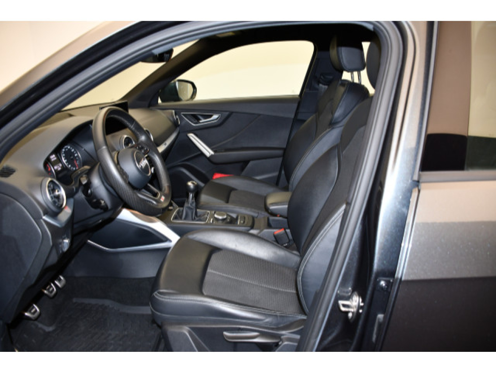 Audi - Q2_4