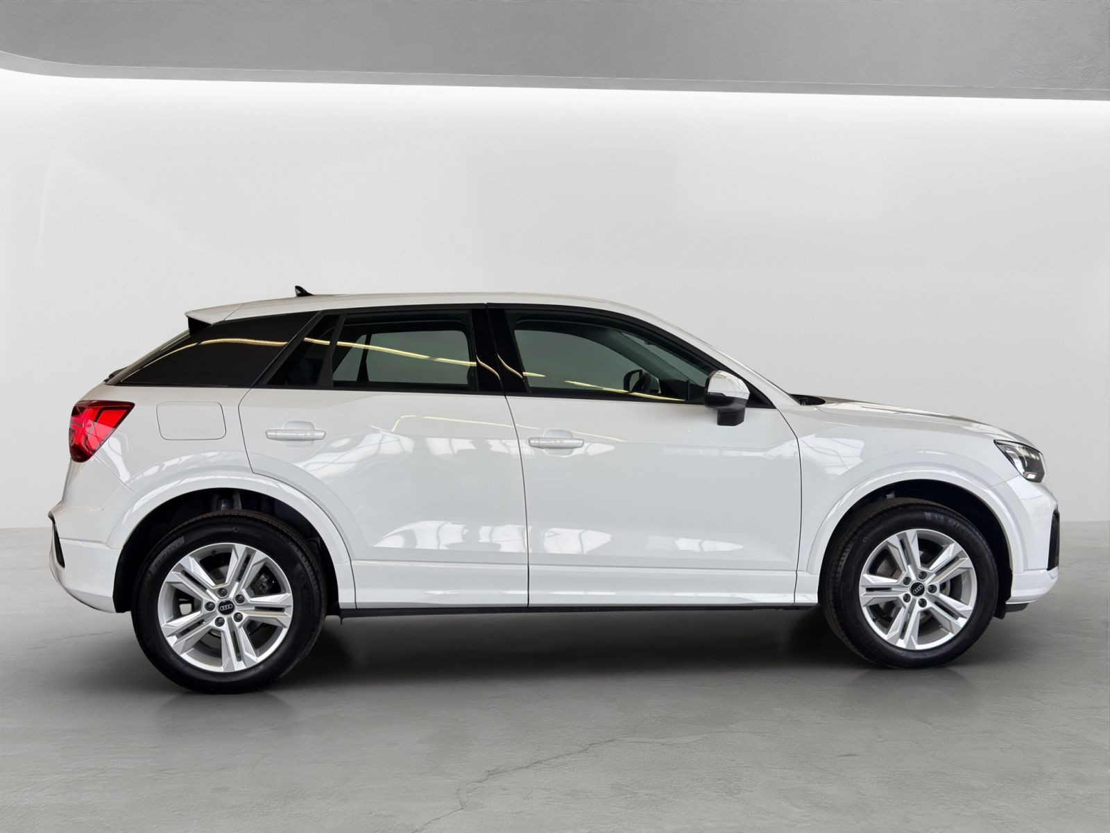 Audi - Q2_8