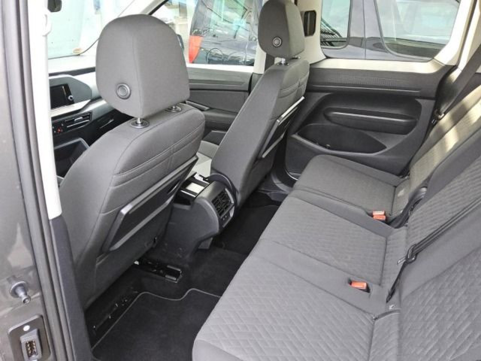 Volkswagen - Caddy_6