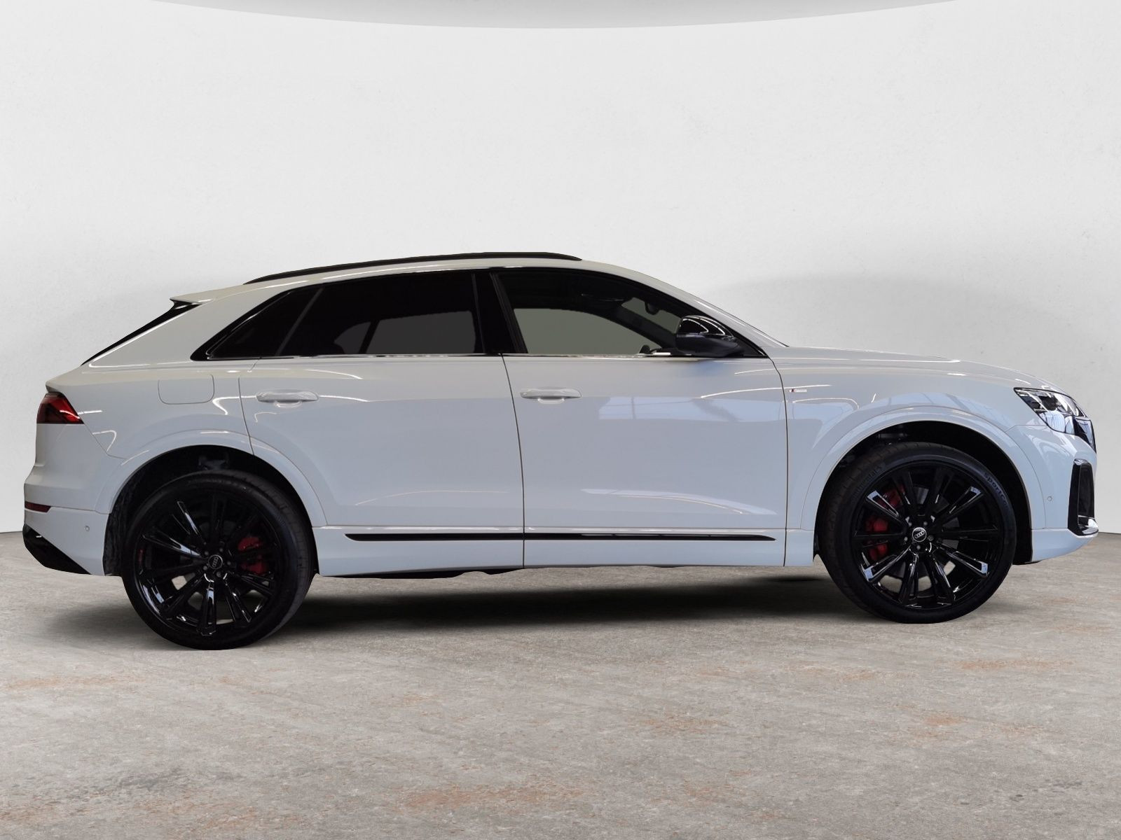 Audi - Q8_7