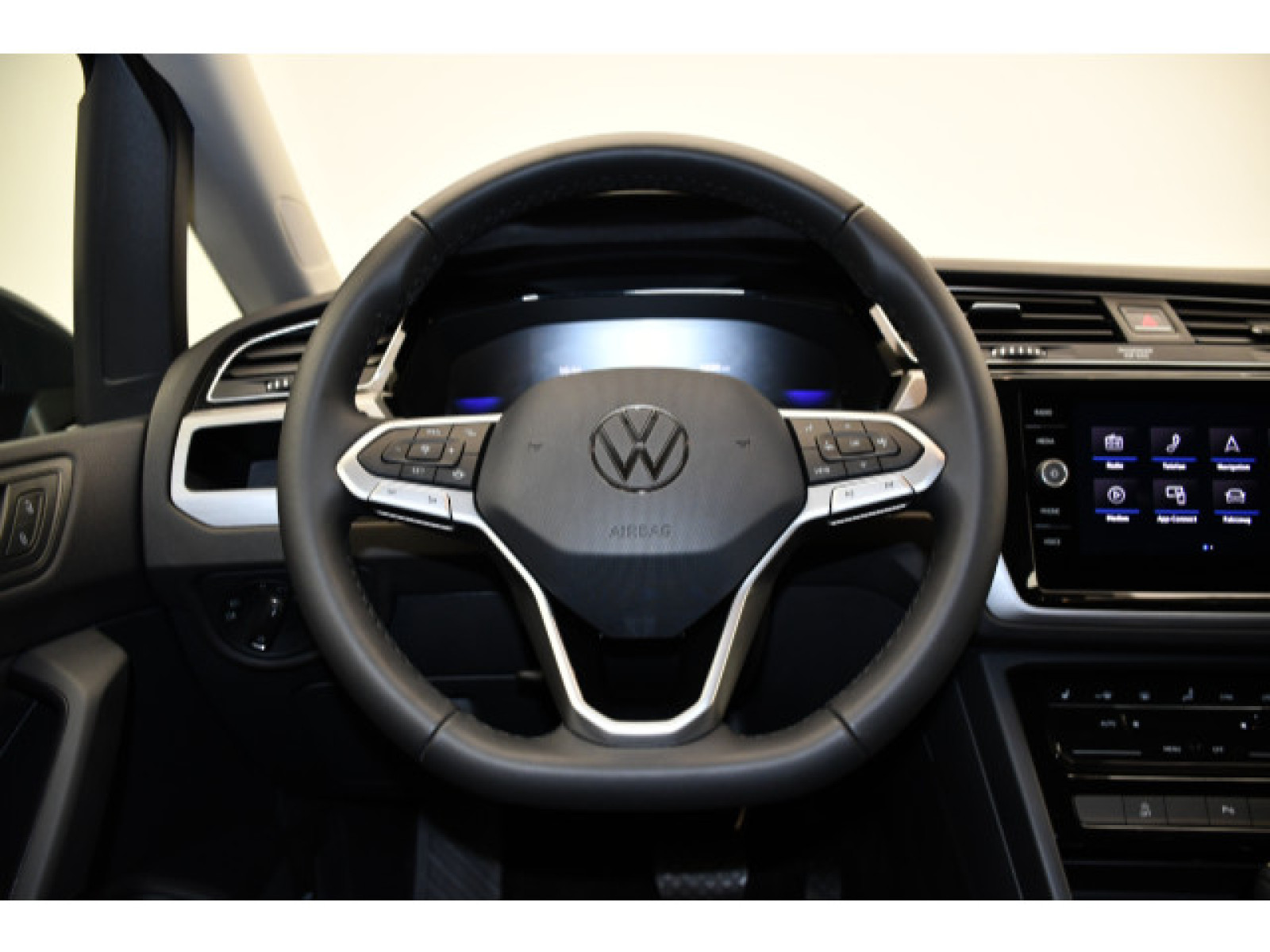 Volkswagen - Touran_6
